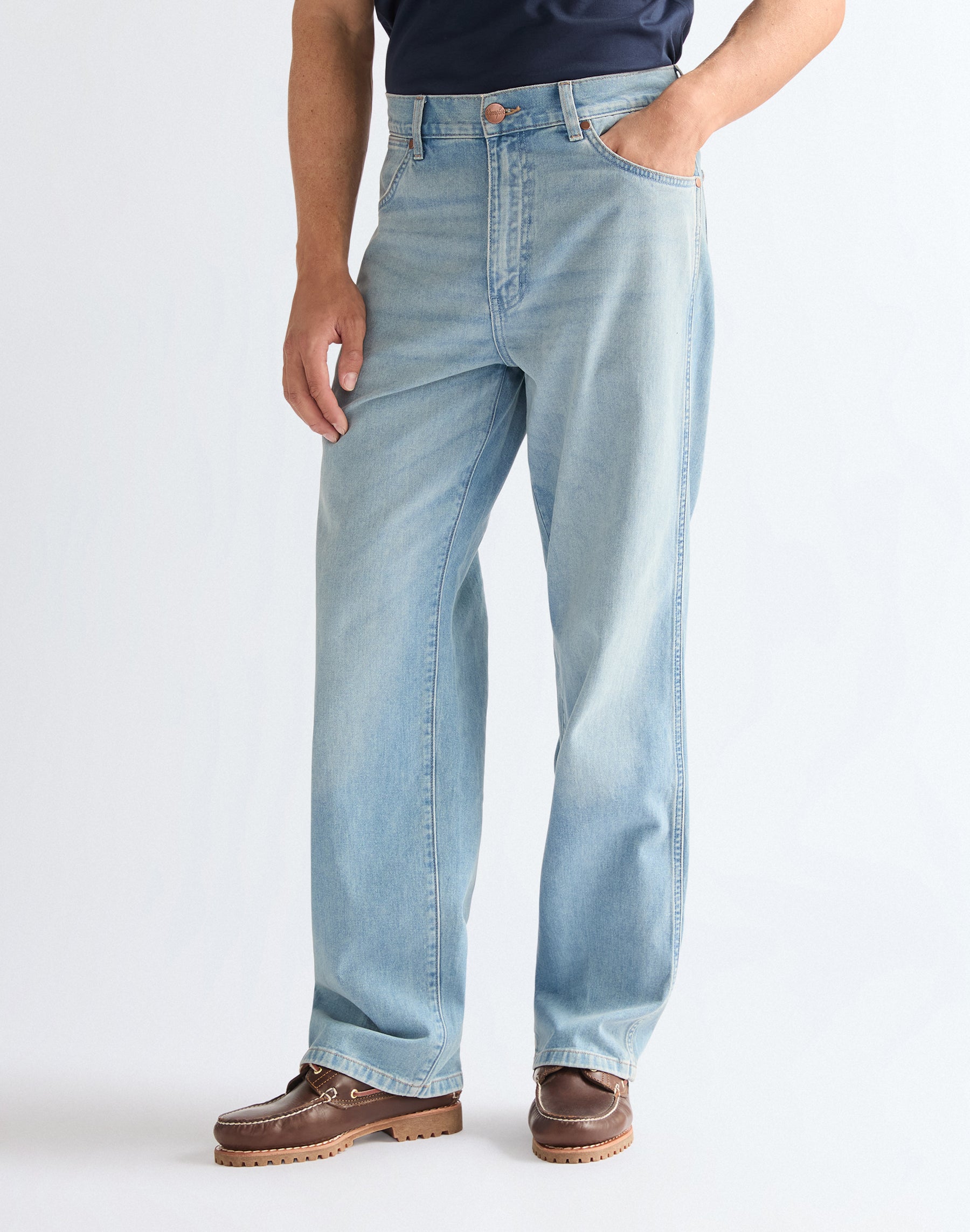 Loose Straight in Dove Wing Jeans Wrangler