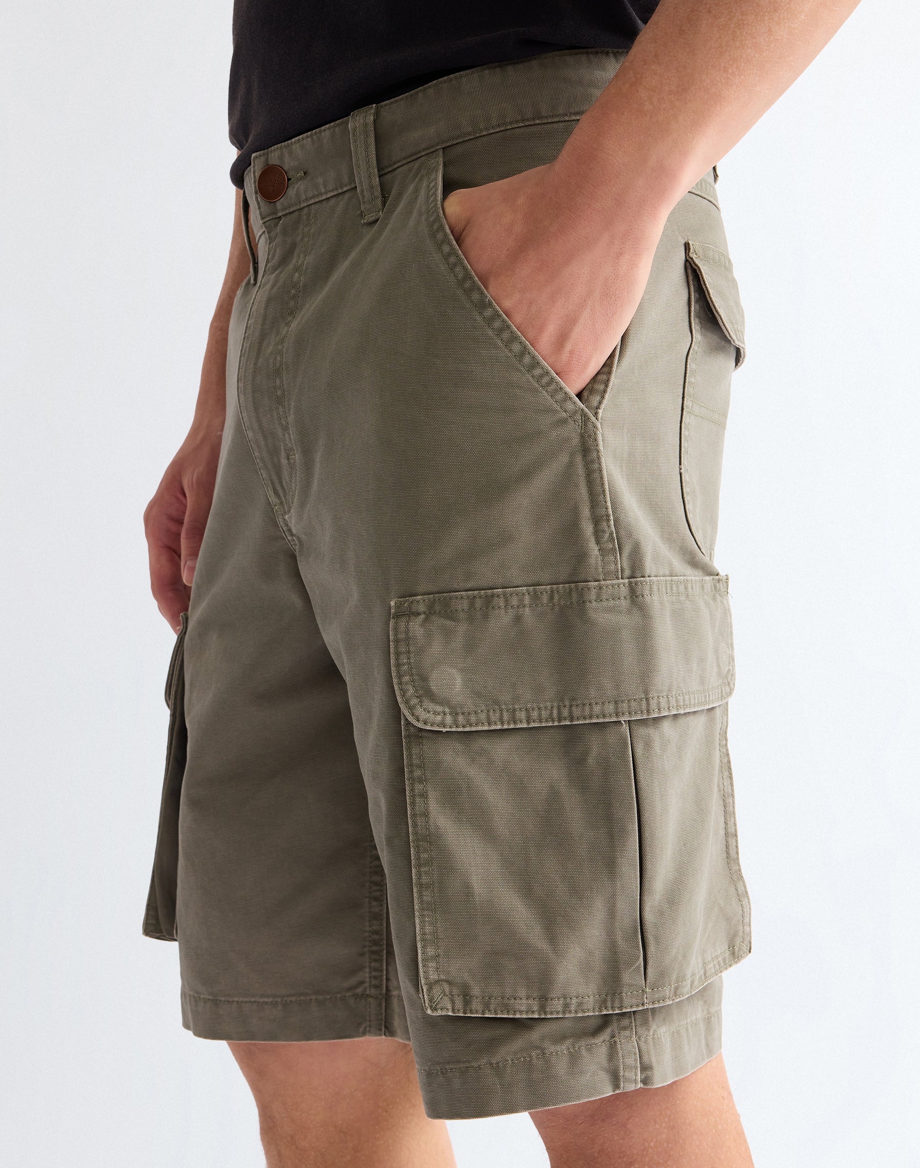 Cargo Shorts in Dusty Olive Shorts Wrangler