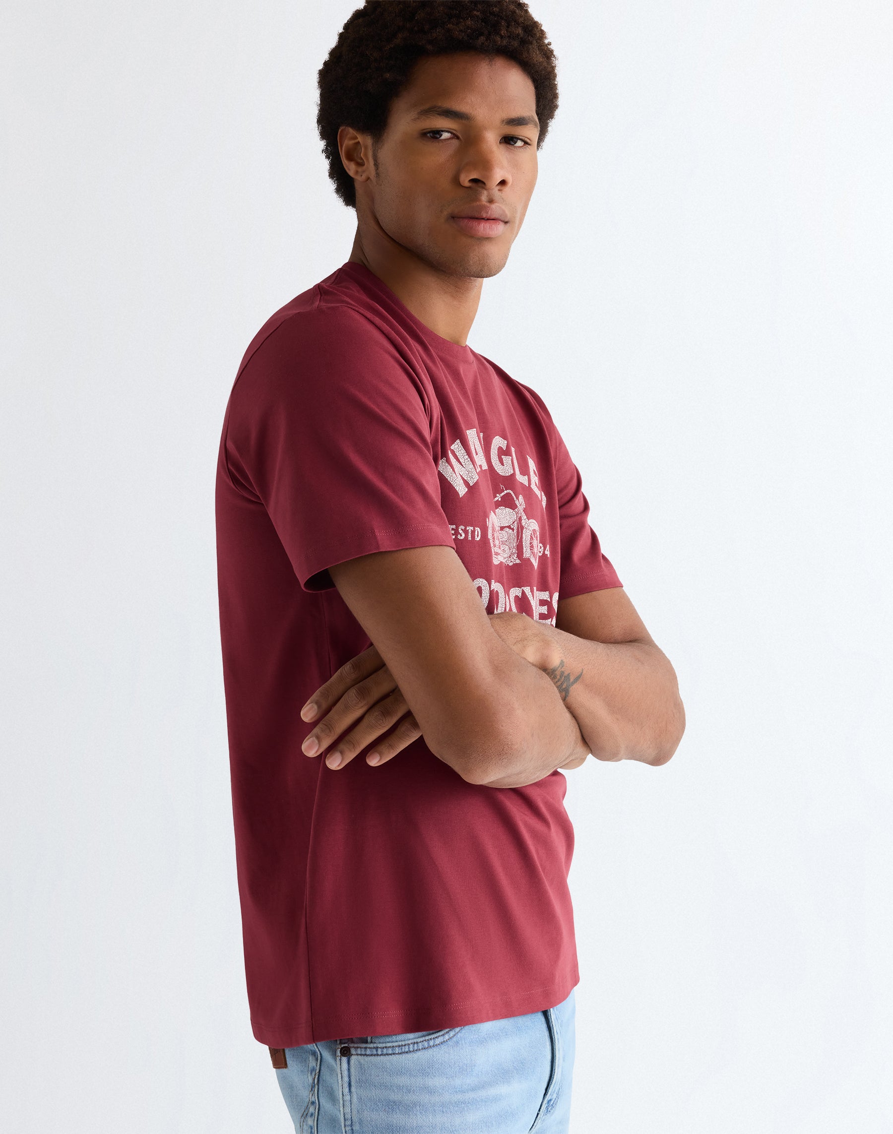 Americana Tee in Ruby Wine T-Shirts Wrangler