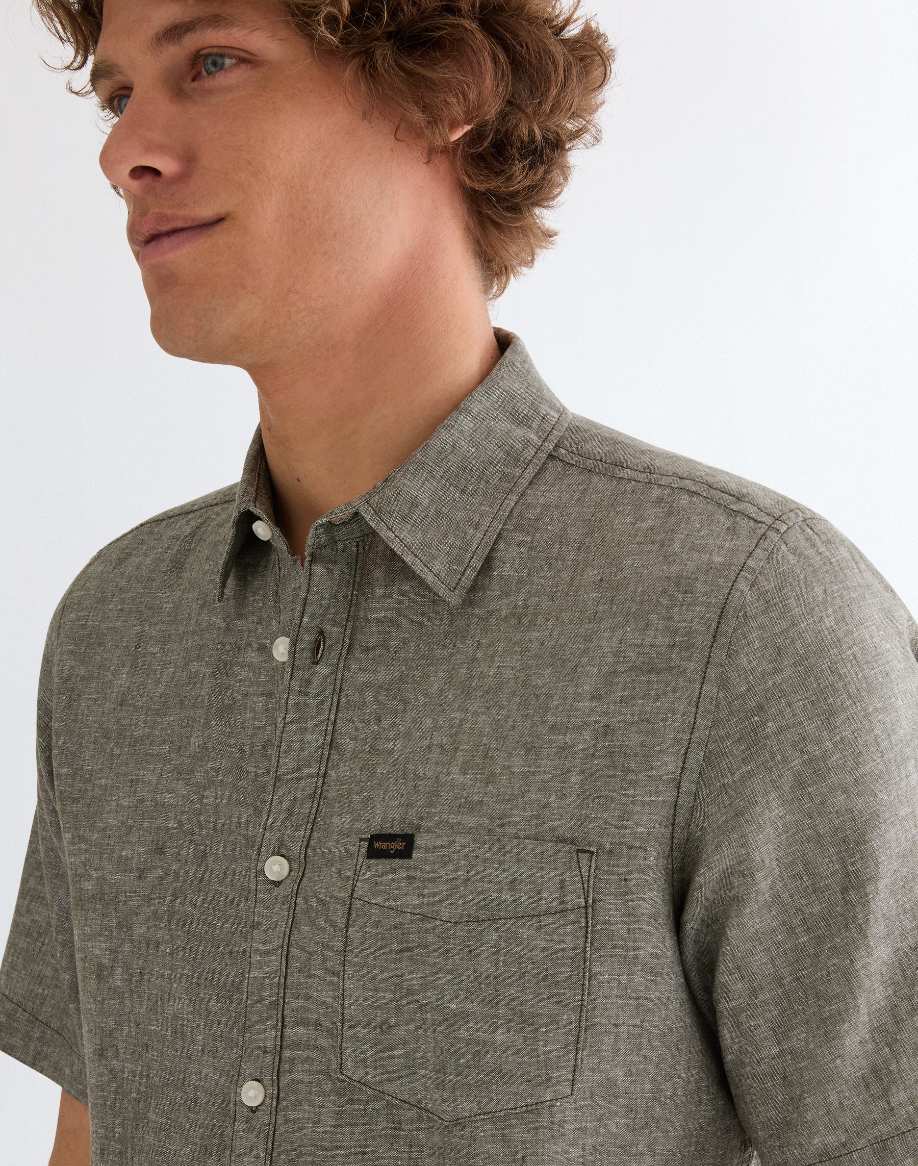 Shortsleeve 1 Pocket Shirt in Deep Depths Hemden Wrangler