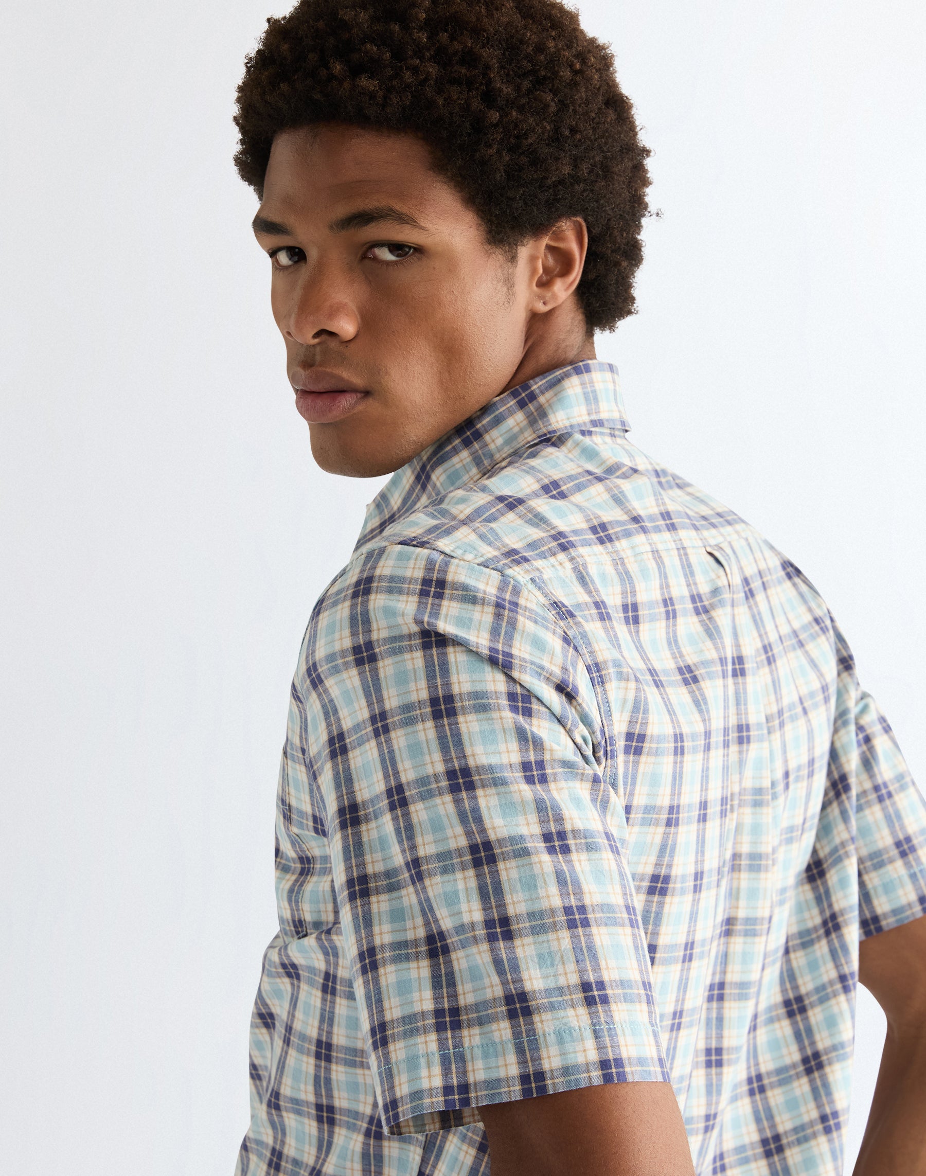 Shortsleeve 1 Pocket Shirt in Forget Me Not Hemden Wrangler