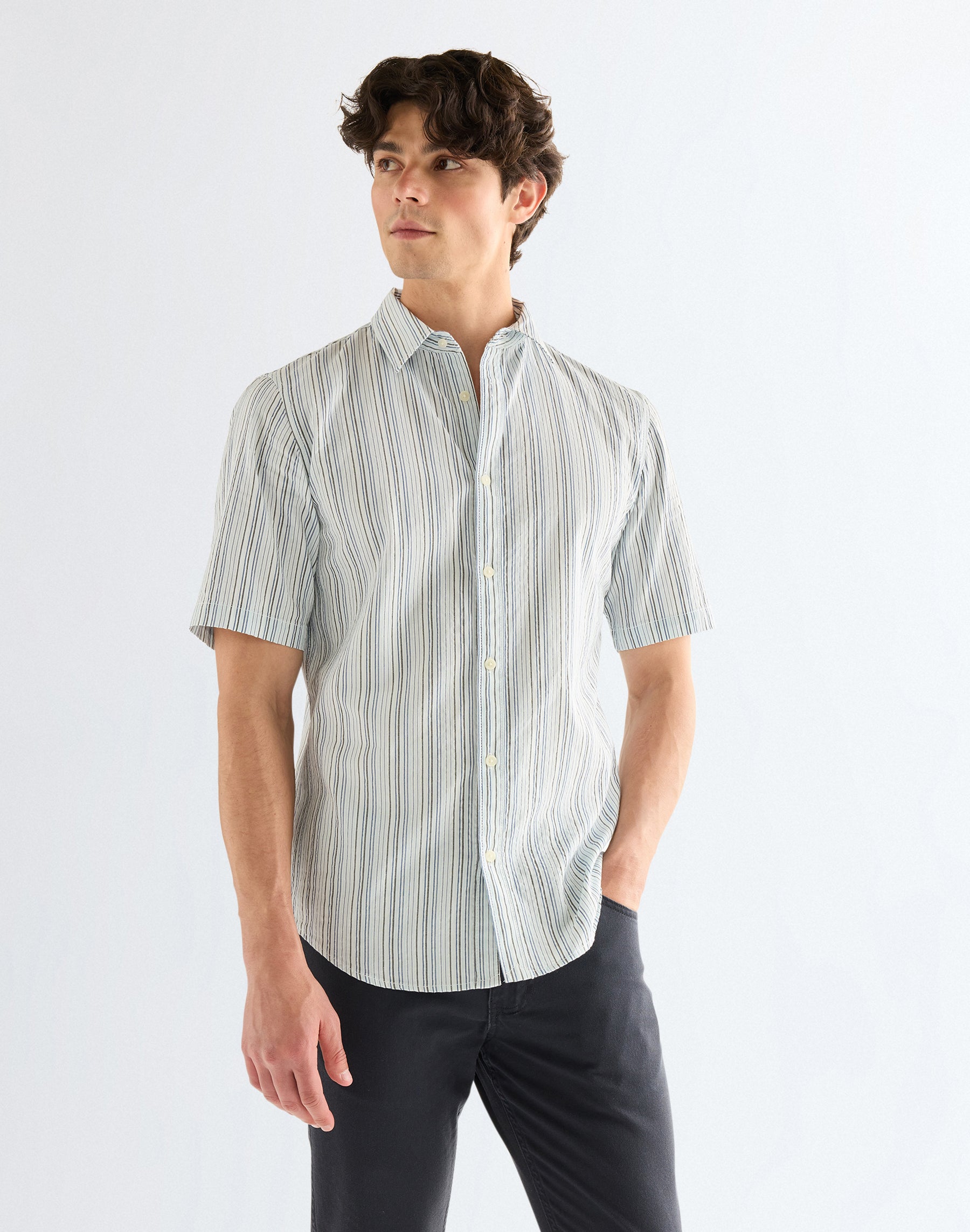 Shortsleeve Shirt in True Navy Hemden Wrangler
