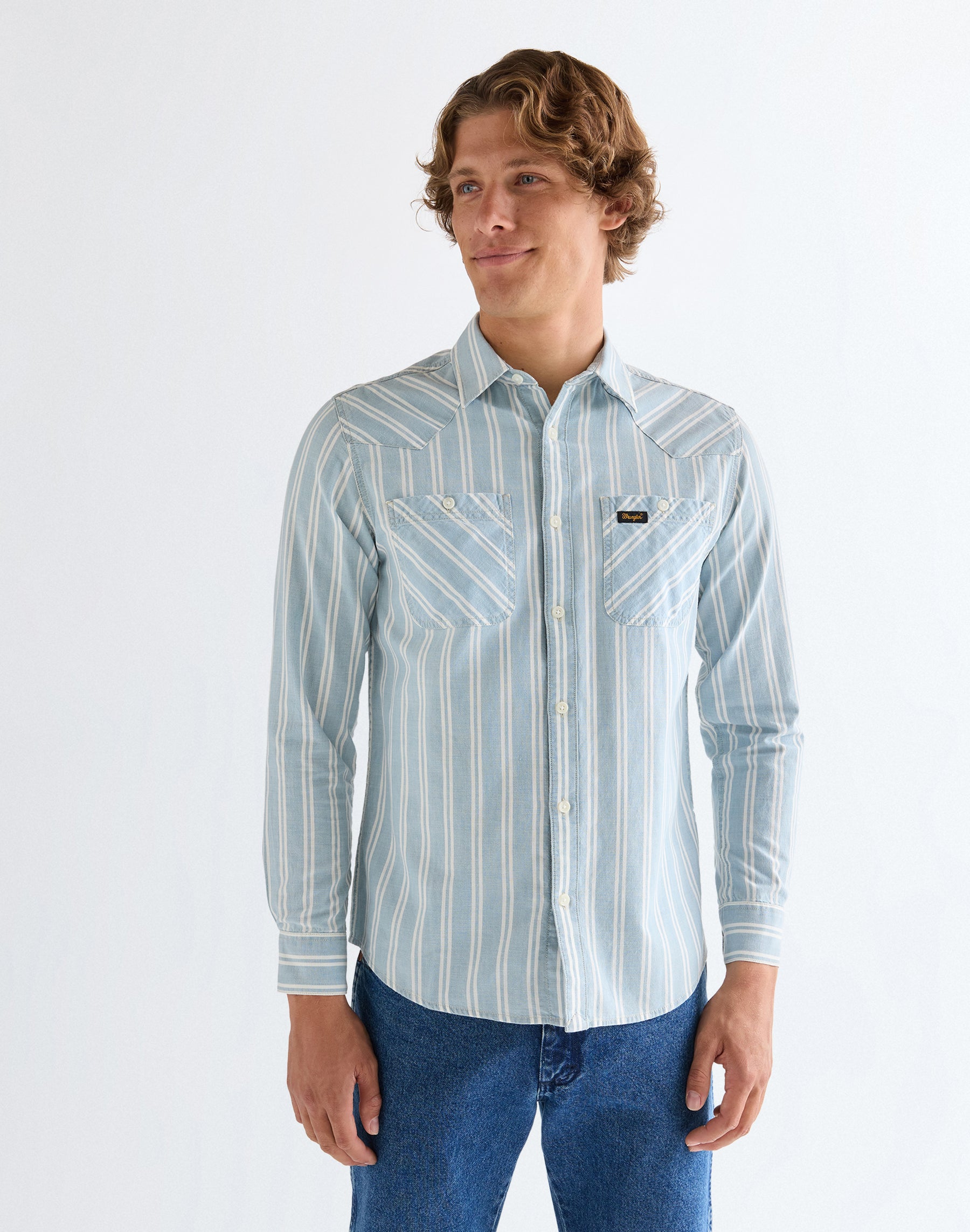 Chambray Shirt in Light Stripe Hemden Wrangler