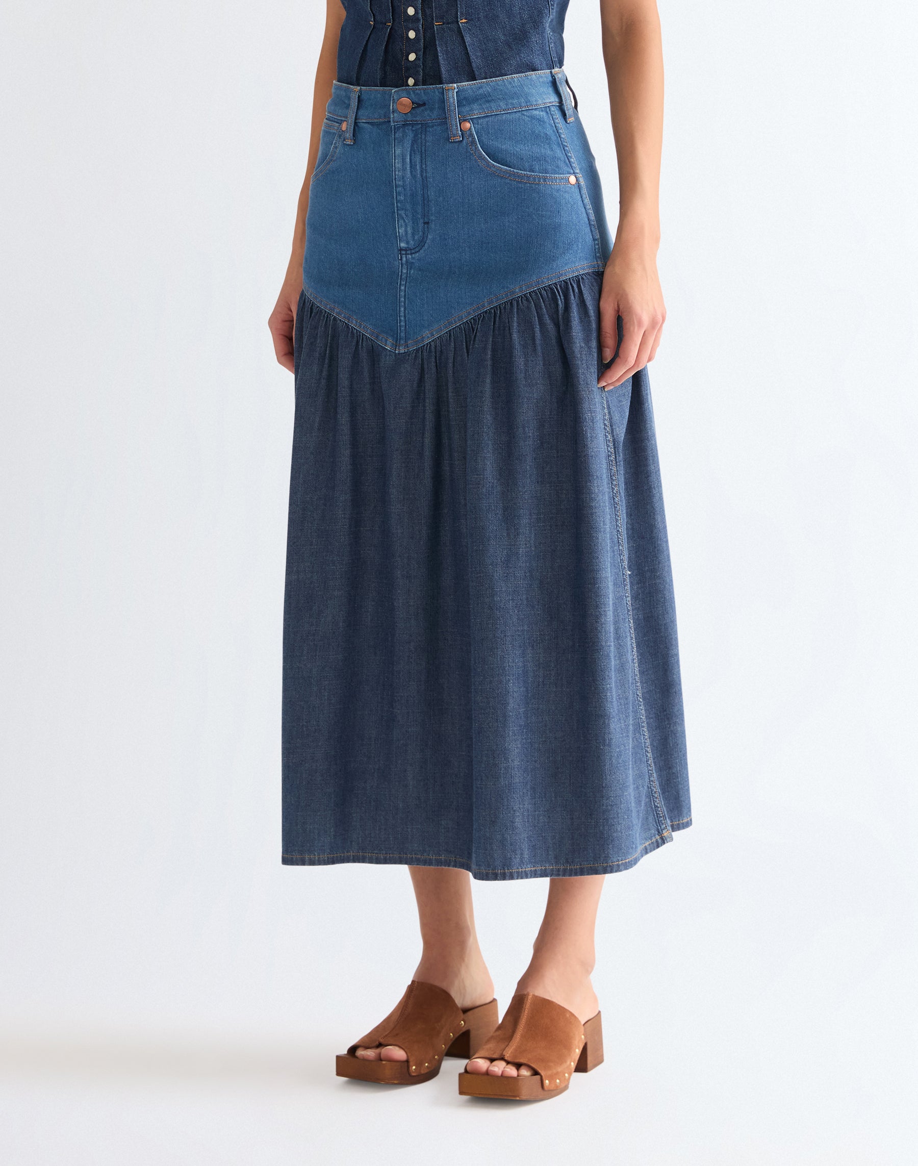 Basque Waist Skirt in Lone Rider Röcke Wrangler