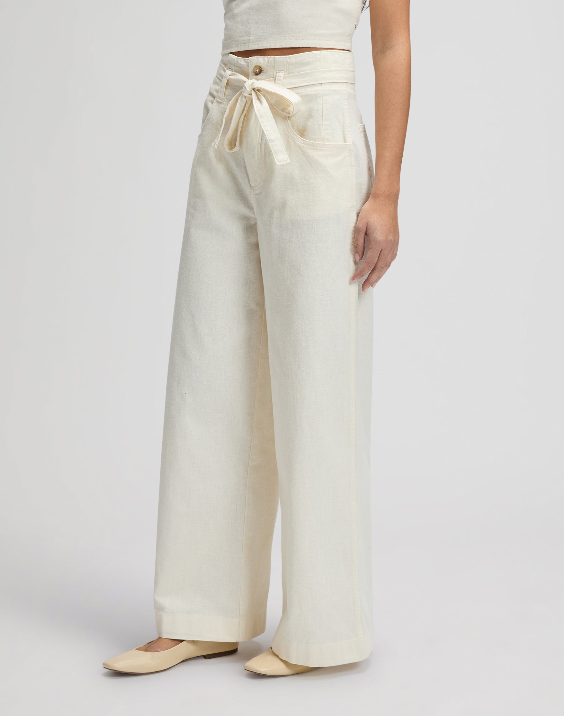 Pleated Trouser in Natural Hosen Lee