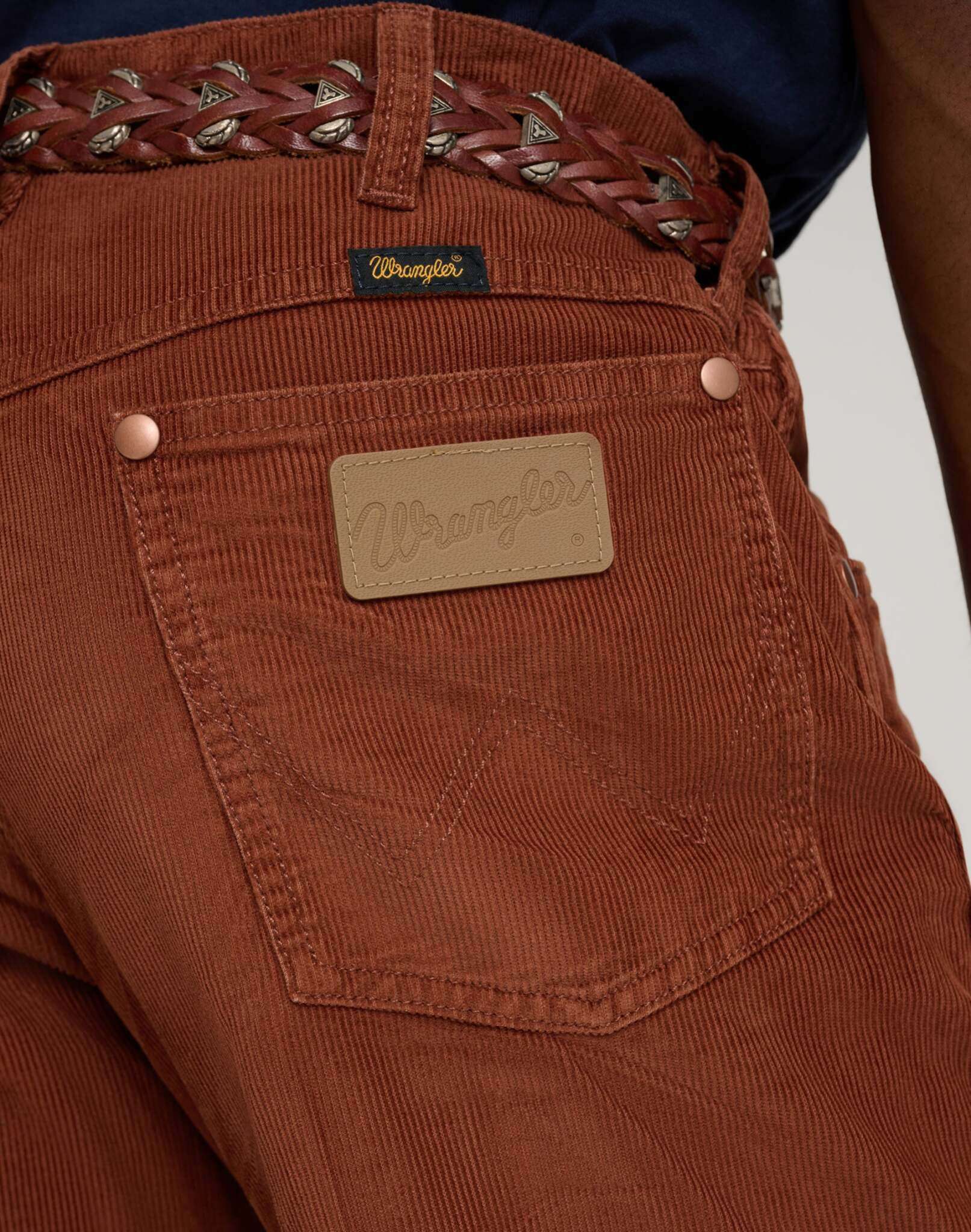 13Mwz in Brown Hosen Wrangler