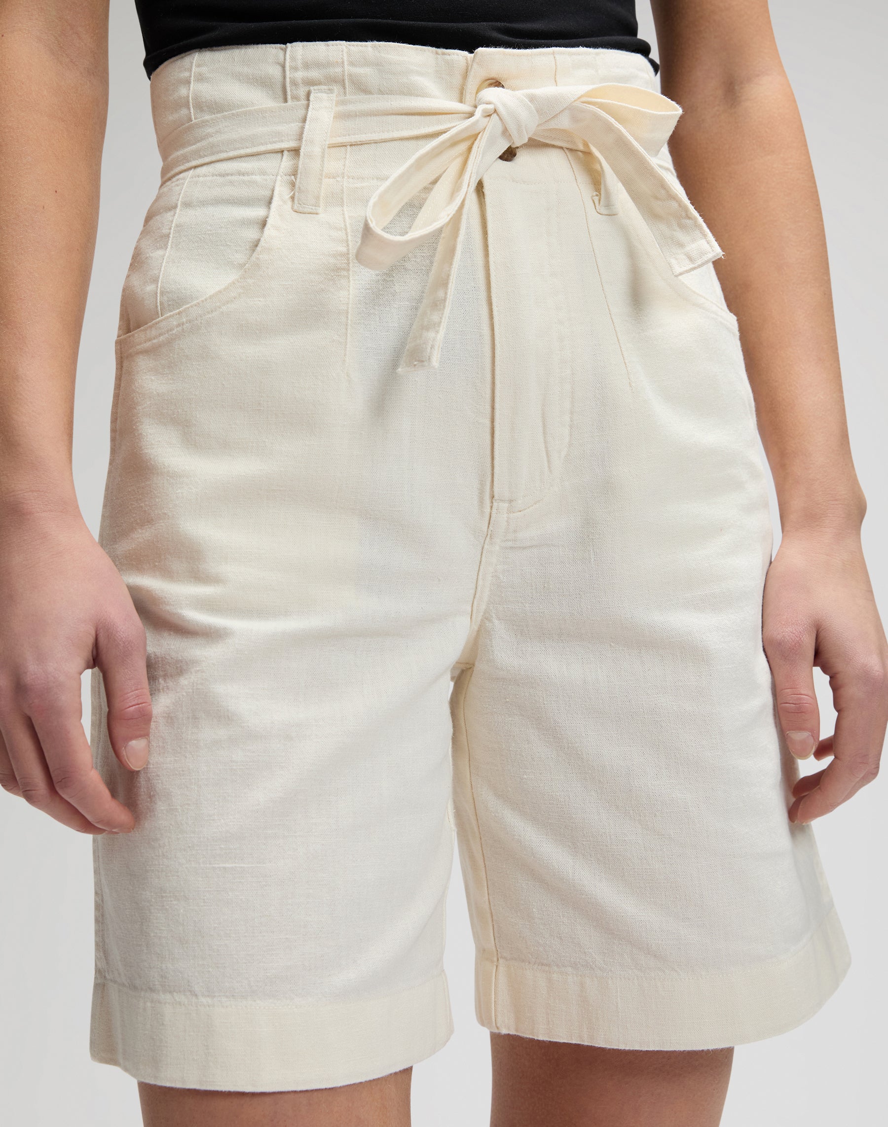 Pleated Bermuda in Natural Shorts Lee