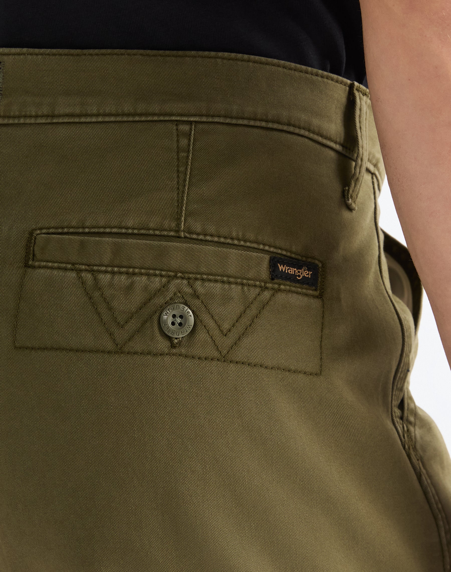 Chino Shorts in Olive Night Shorts Wrangler