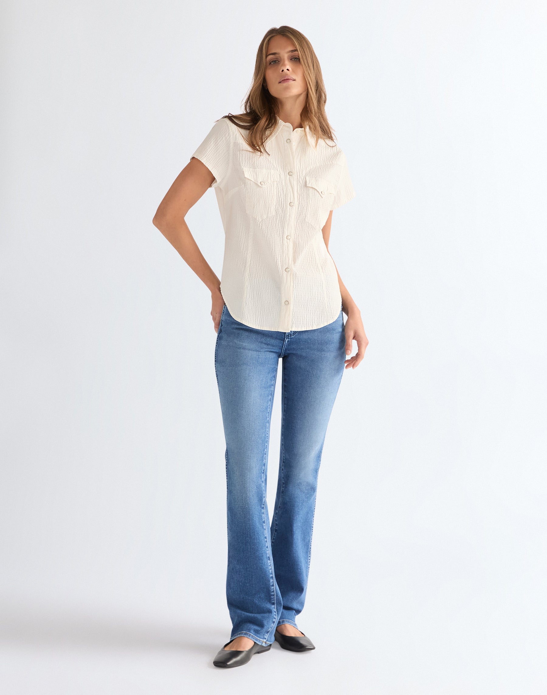 Shortsleeve Stylized Western in Egret Hemden Wrangler