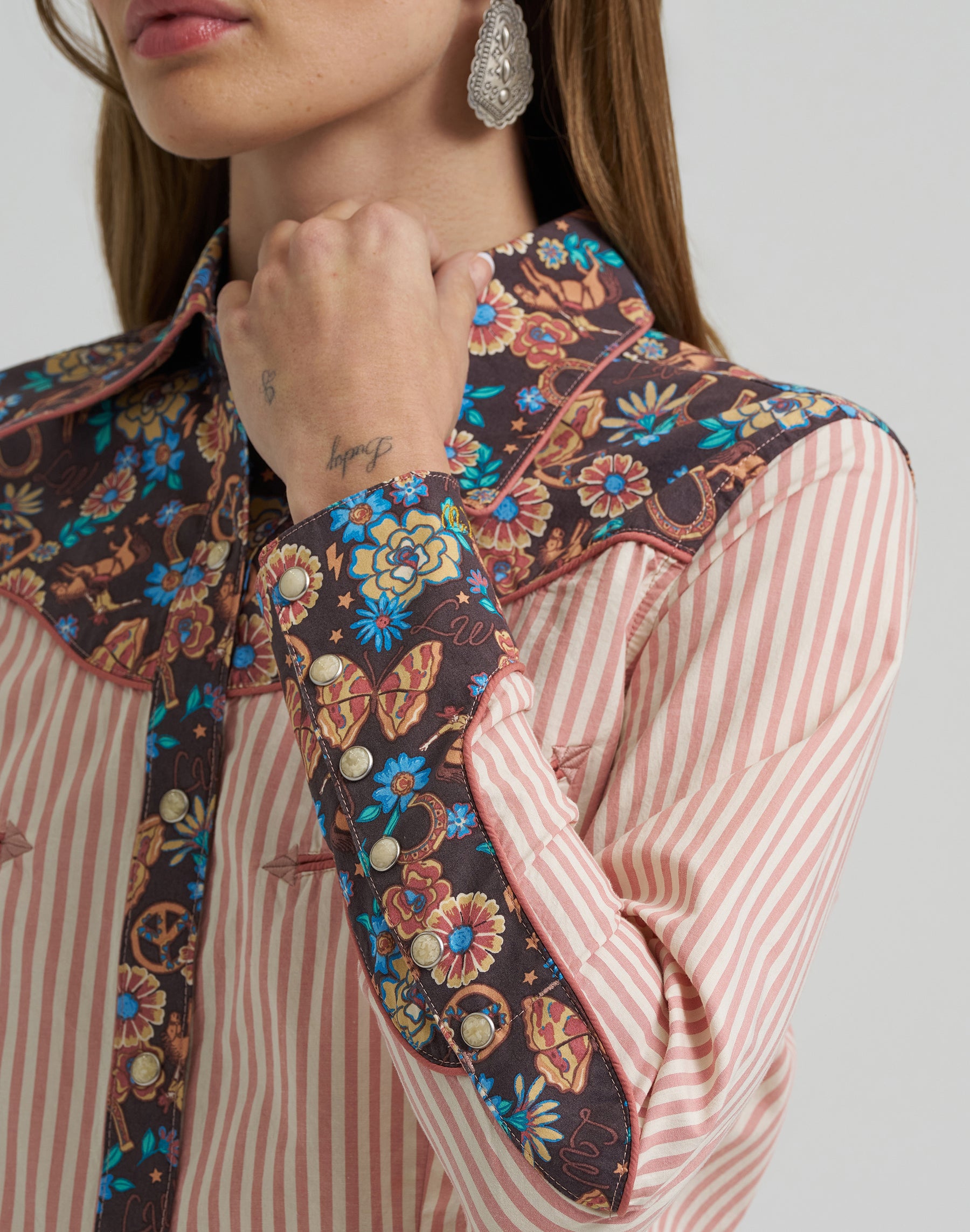 Prarie Print Shirt in Pink Hemden Wrangler