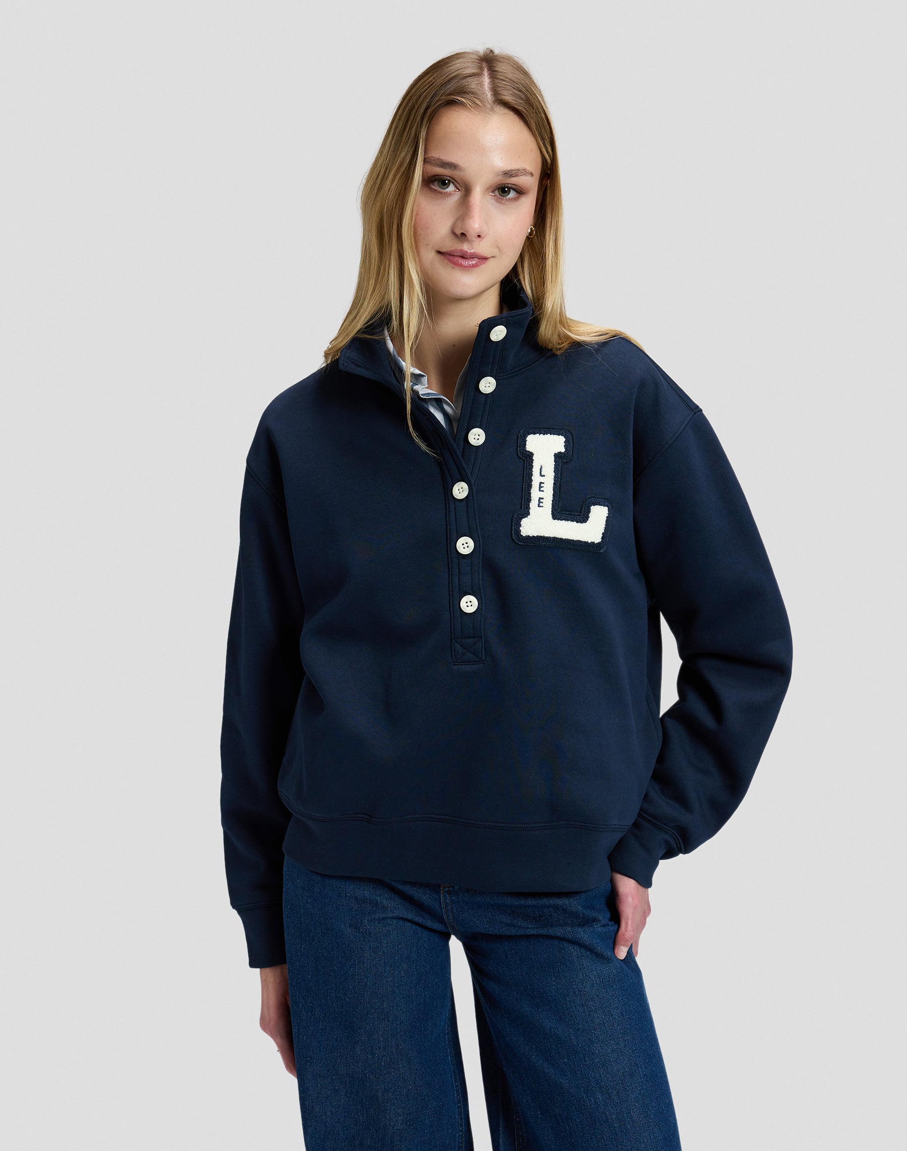 Sweatshirt Popover in Rivet Navy Sweatshirts Lee