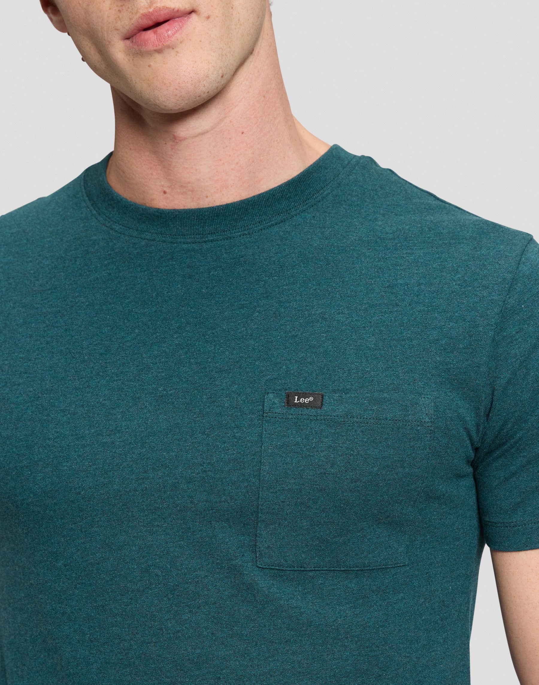 T-Shirt Ultimate Pocket in Ponderosa Pine T-Shirts Lee