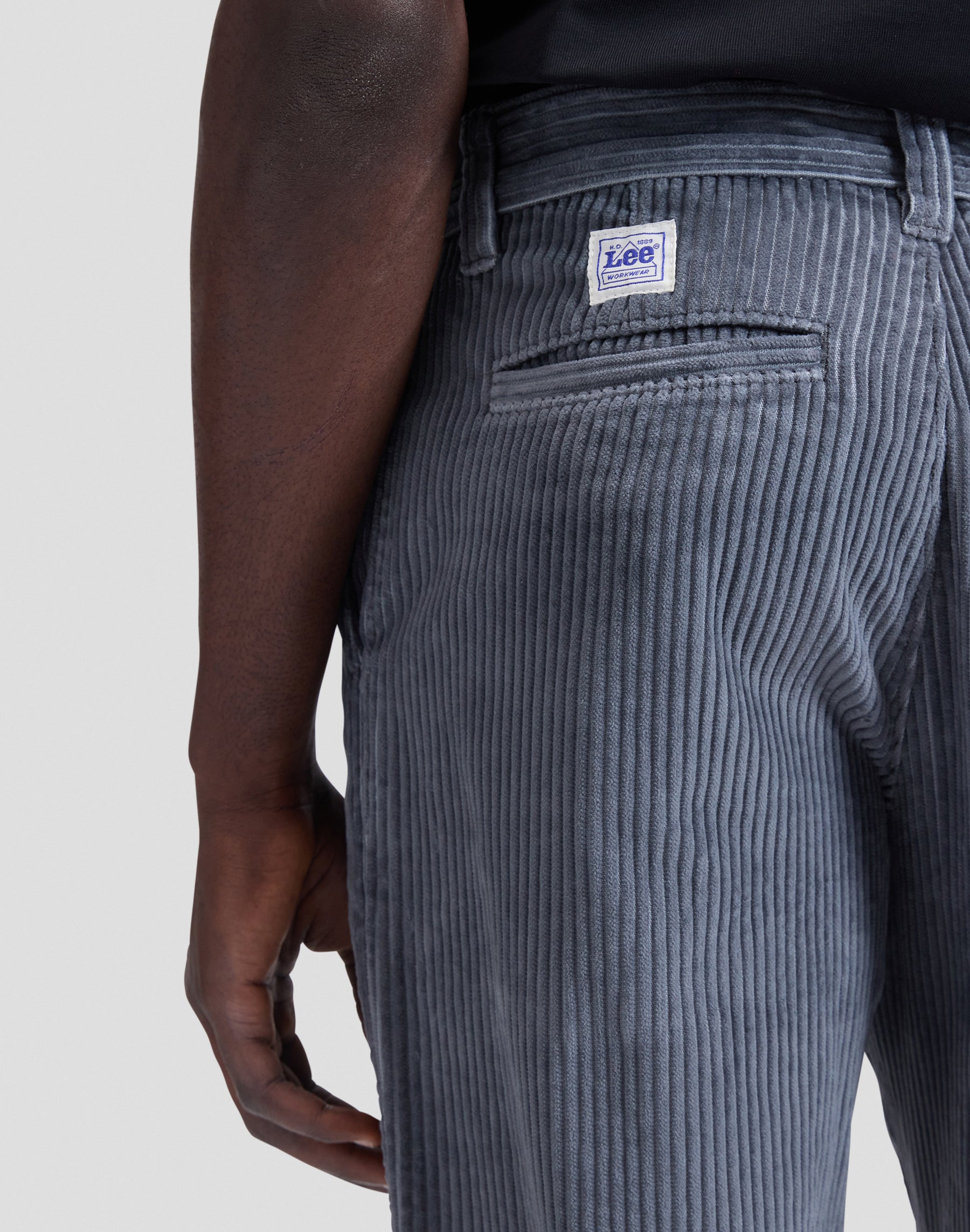 Cordhose Loose Workwear Chino in Turbulence Hosen Lee
