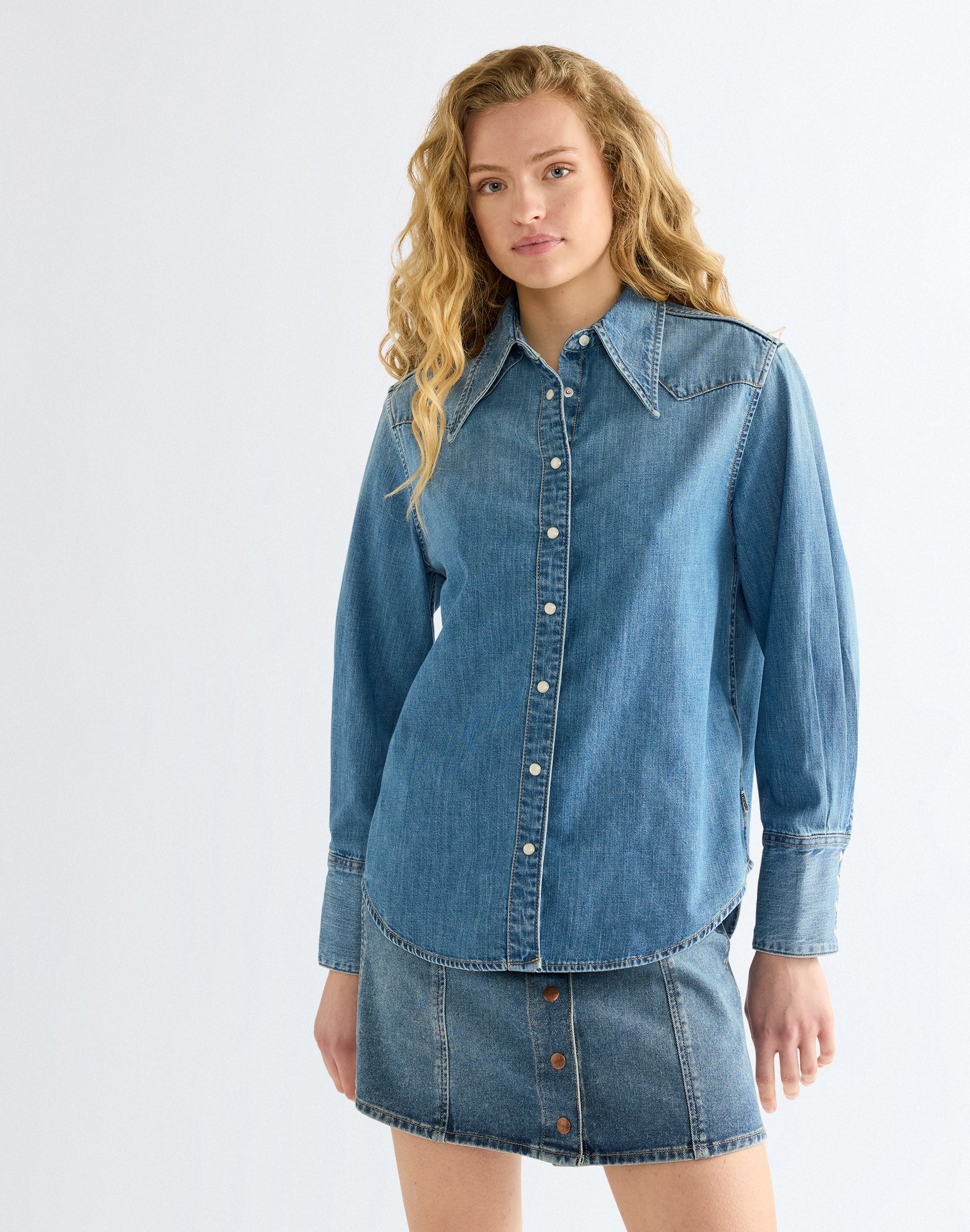 Jeanshemd Drama Collar in Classic Fade Hemden Wrangler