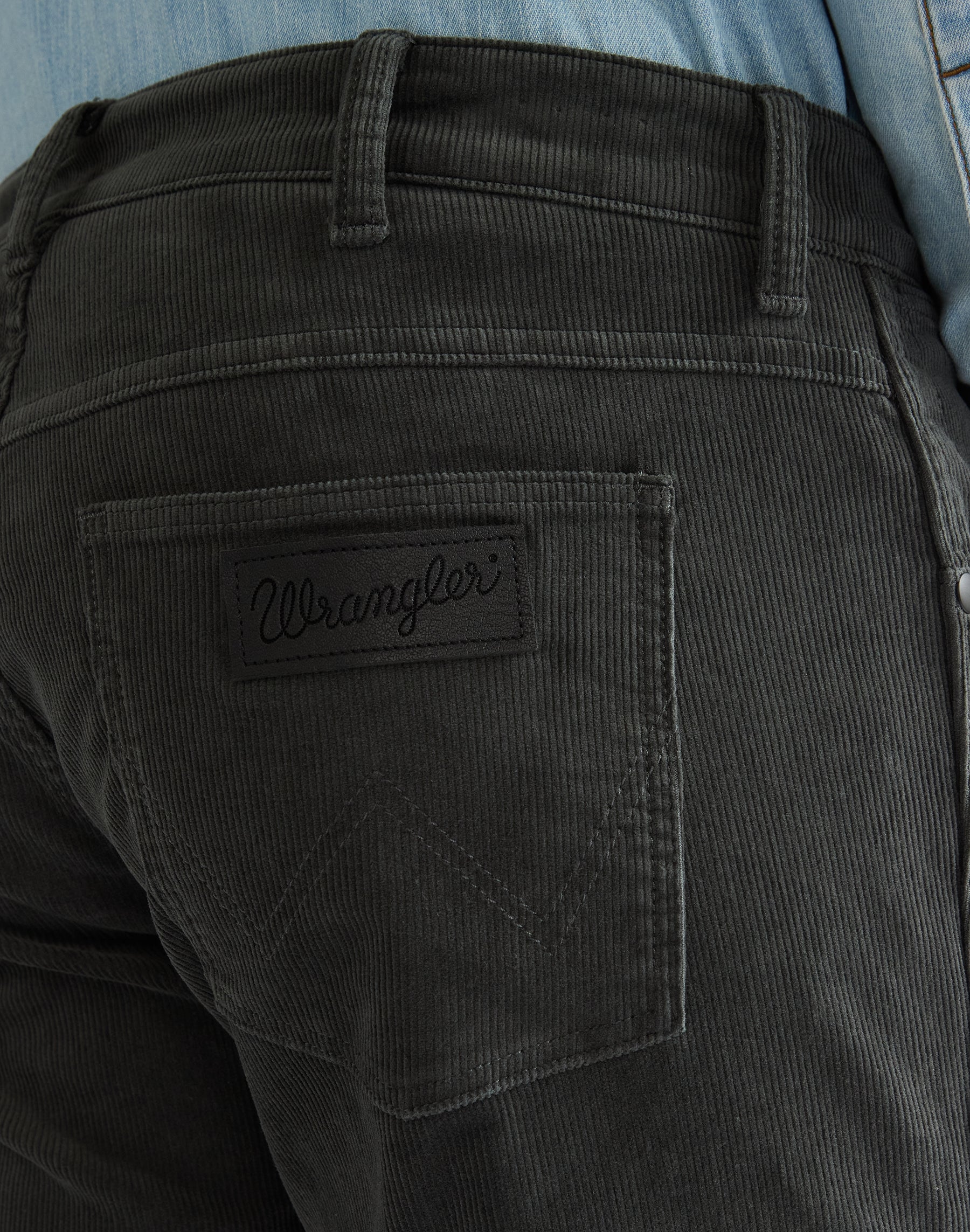 Cordhose Greensboro in Dark Shadow Hosen Wrangler