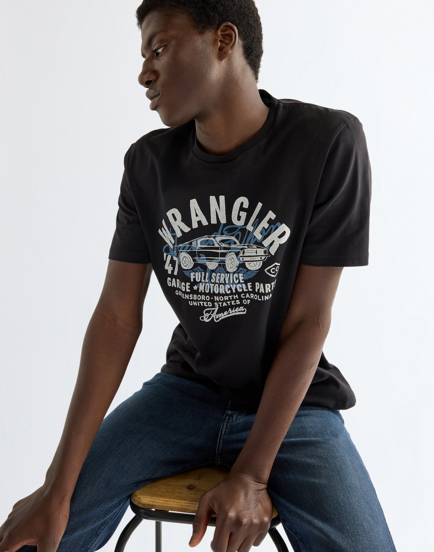 T-Shirt Americana in Black Beauty T-Shirts Wrangler
