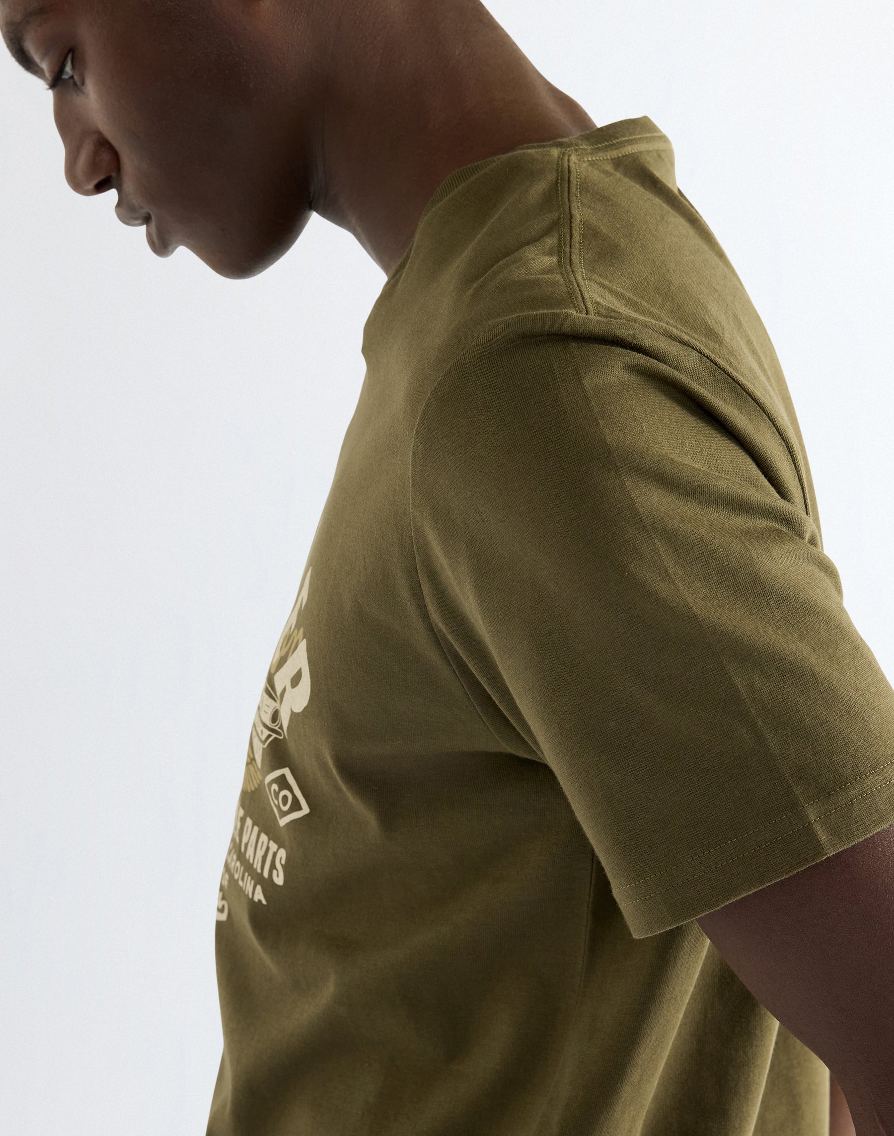T-Shirt Americana in Olive Night T-Shirts Wrangler