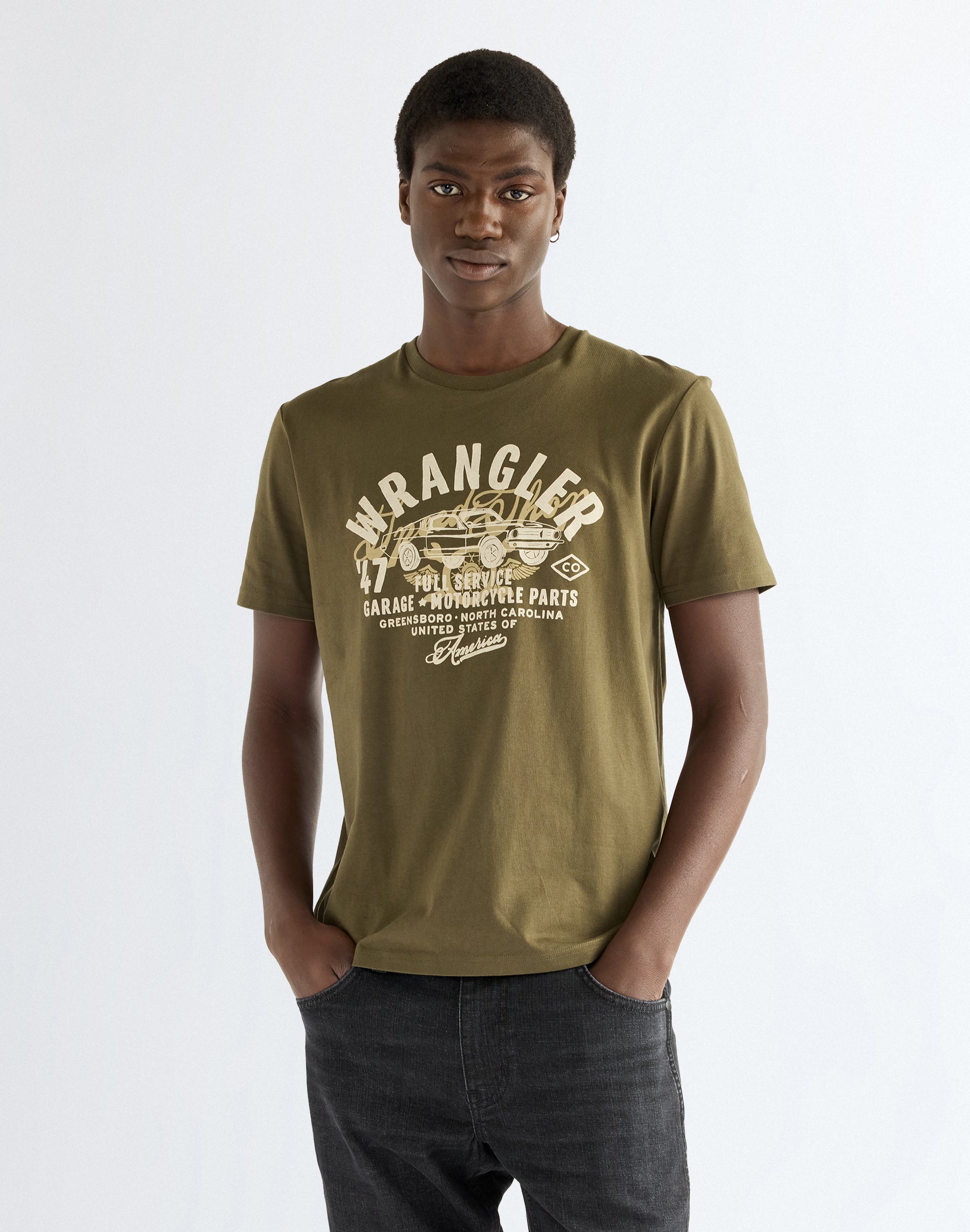T-Shirt Americana in Olive Night T-Shirts Wrangler