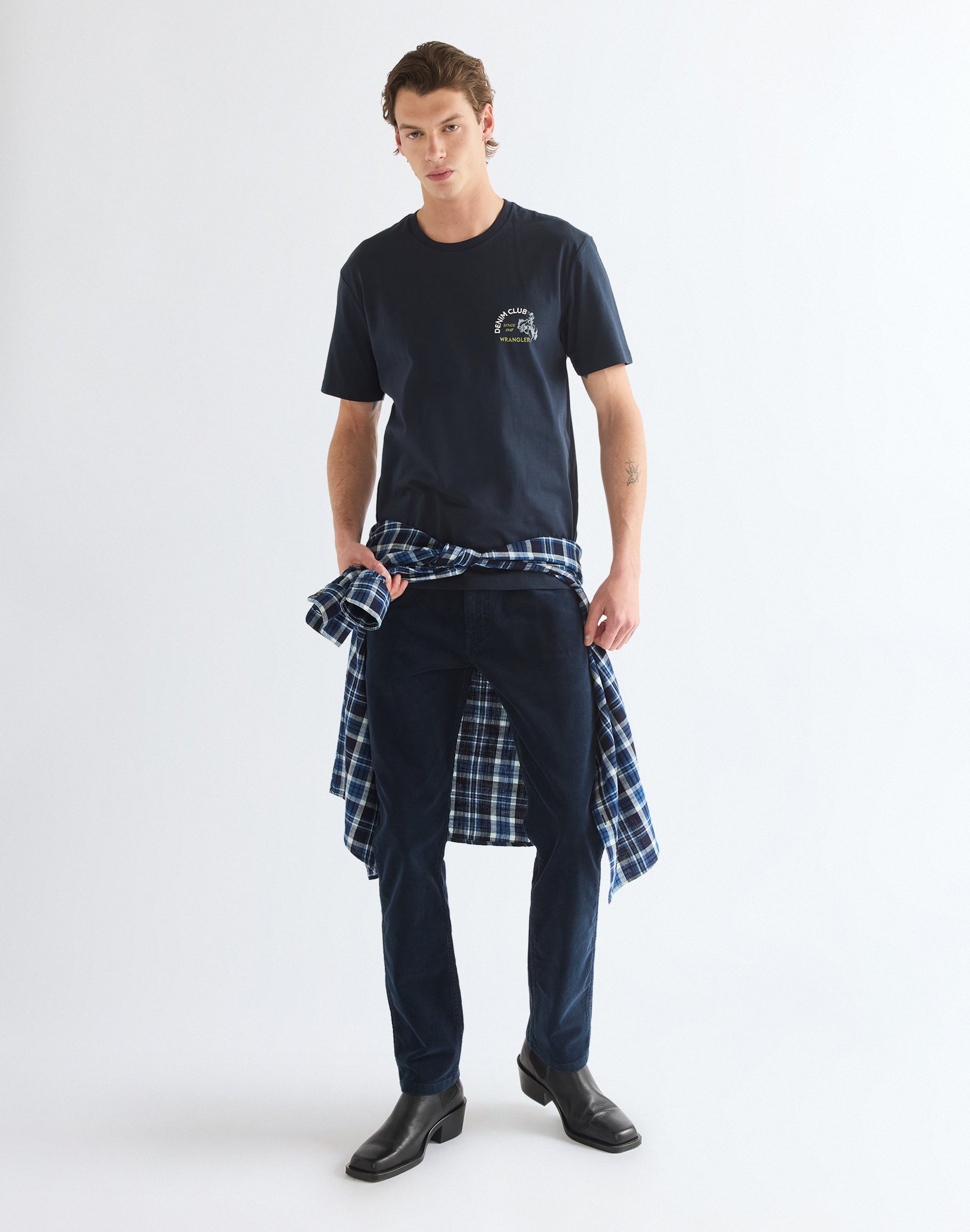 T-Shirt Small Graphic in Dark Sapphire T-Shirts Wrangler