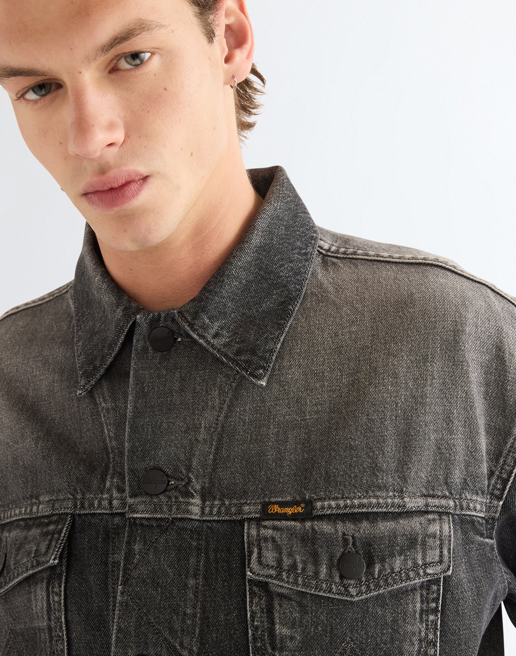 Jeansjacke Anti Fit Trucker in Smoky Granite Jacken Wrangler