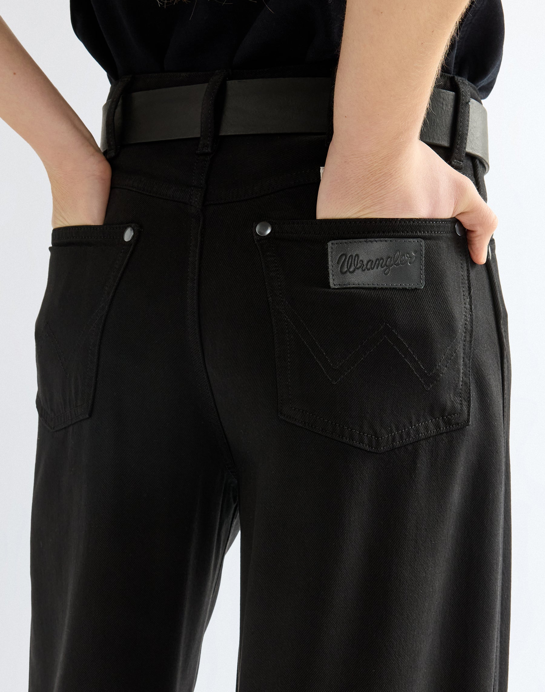 Gürtel Oval in Black Gürtel Wrangler