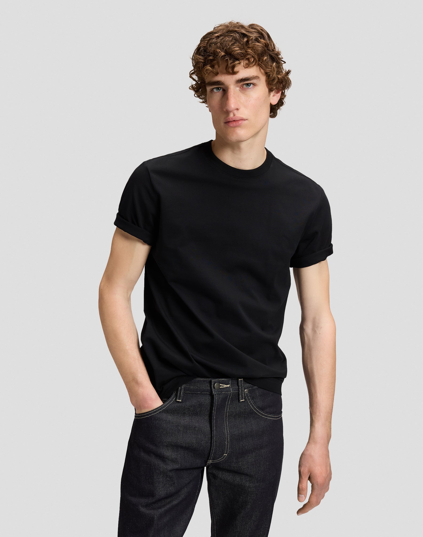 T-Shirt 101 in Black T-Shirts Lee