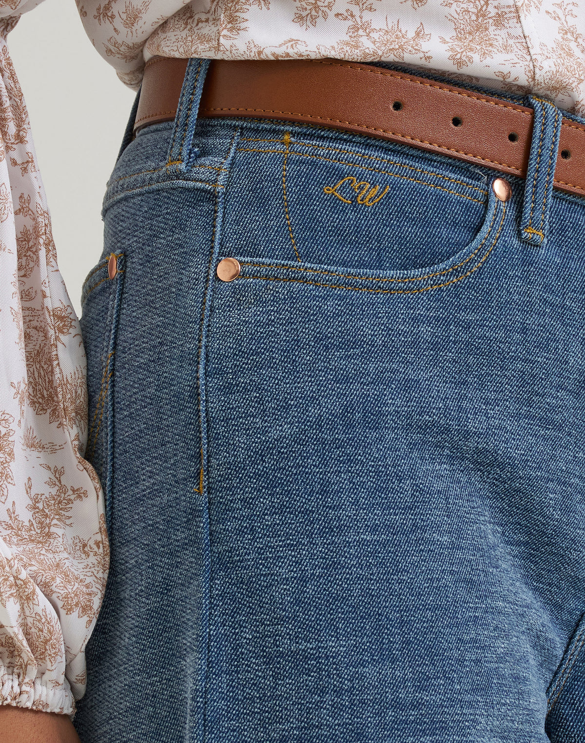 Jeans Cheeky Wide Leg in Indigo Chenille Jeans Wrangler