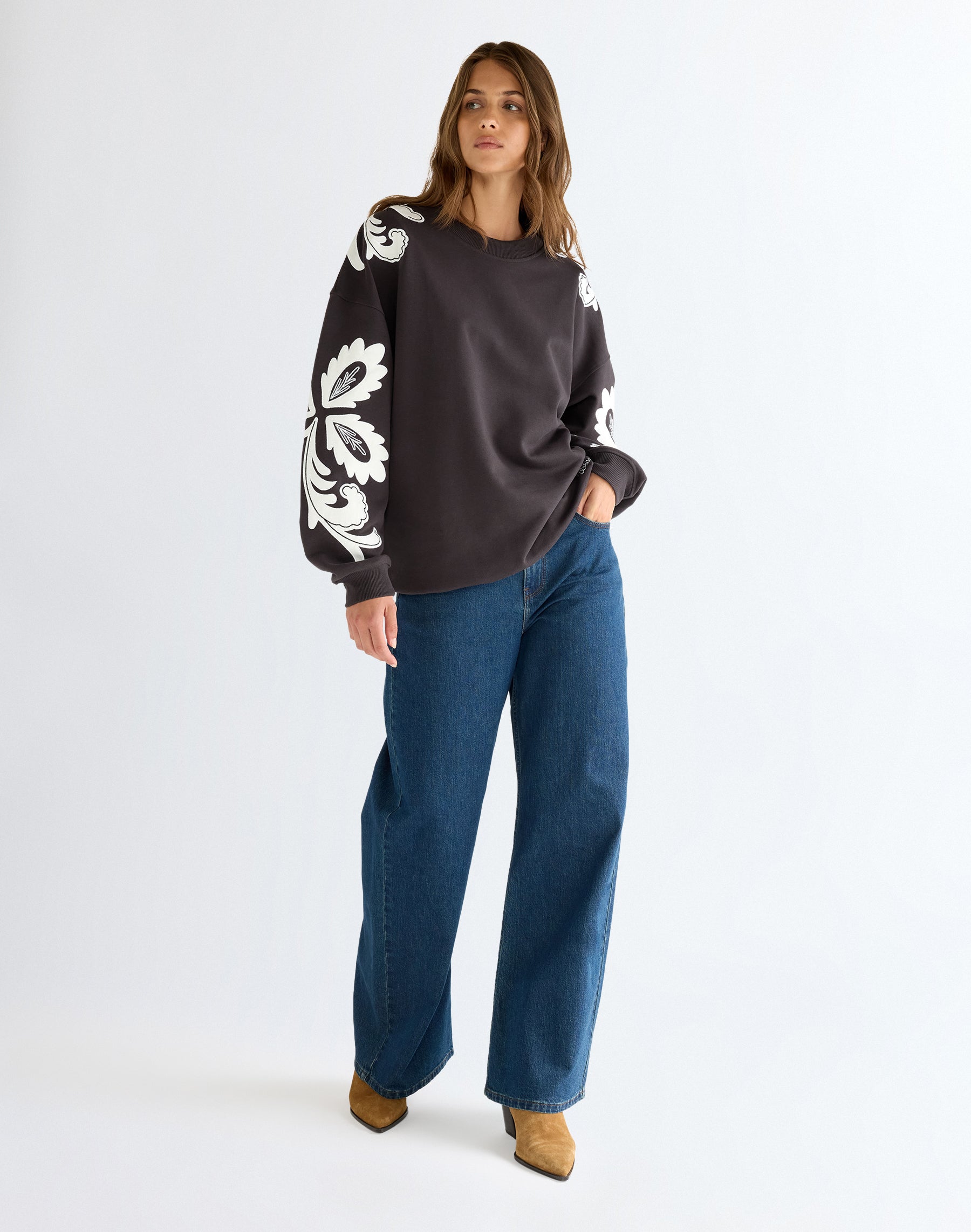 Sweatshirt Applique in Faded Black