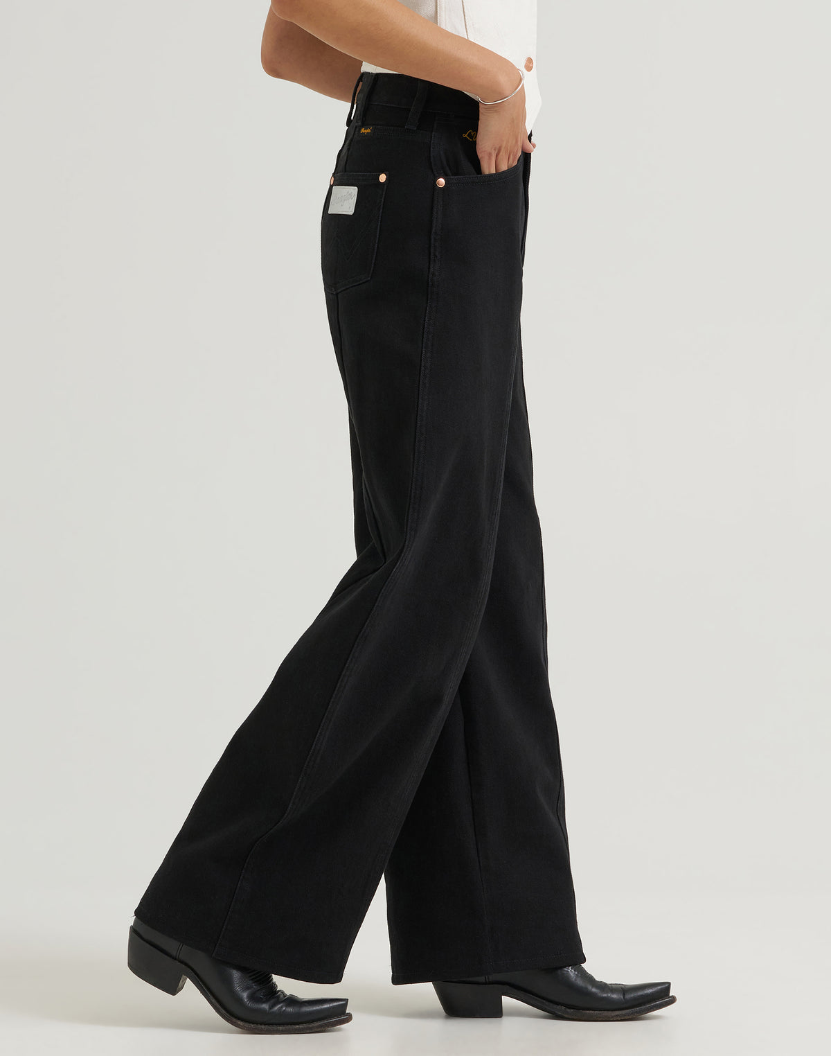 Jeans Tour Barrel in Midnight Jeans Wrangler