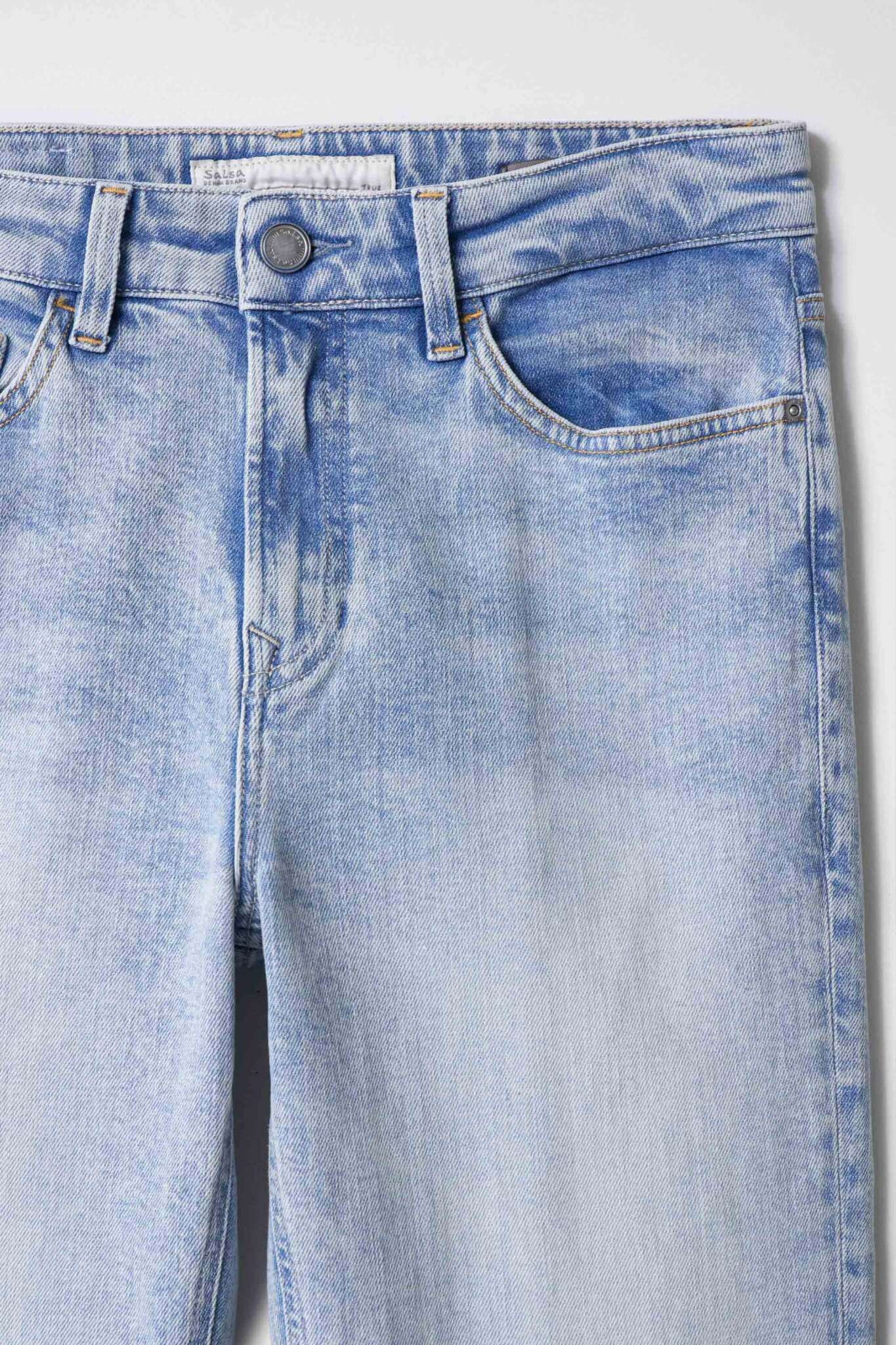 True Cropped Slim Comfort in Light Wash Jeans Salsa Jeans