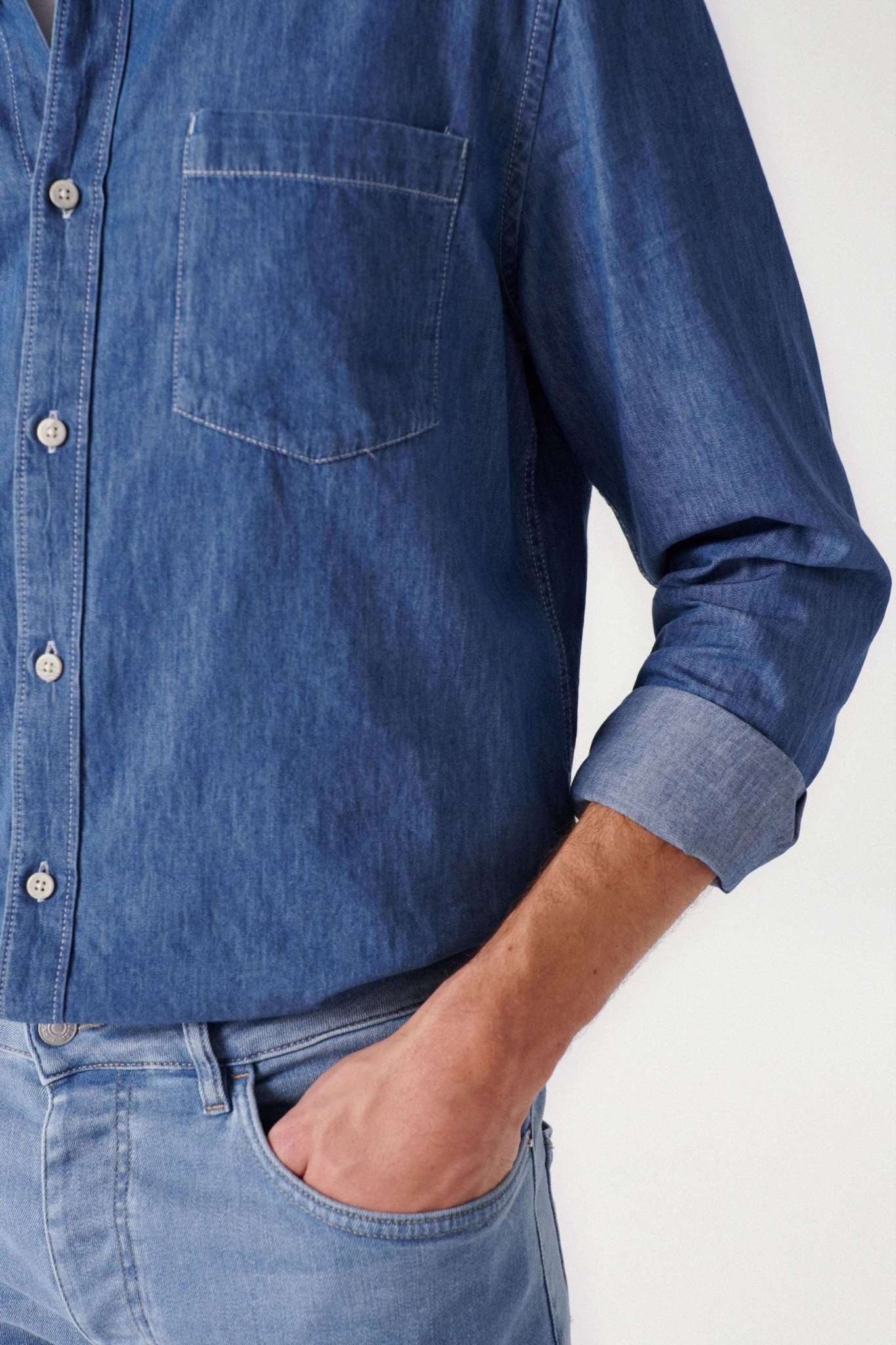 Denim Shirt in Medium Wash Hemden Salsa Jeans   