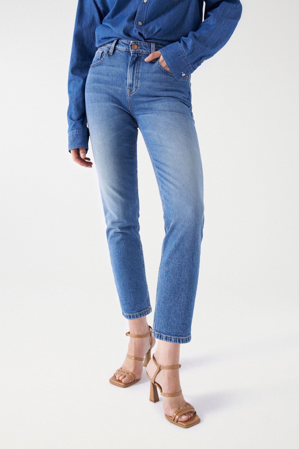 True Cropped Slim in Medium Wash Jeans Salsa Jeans   