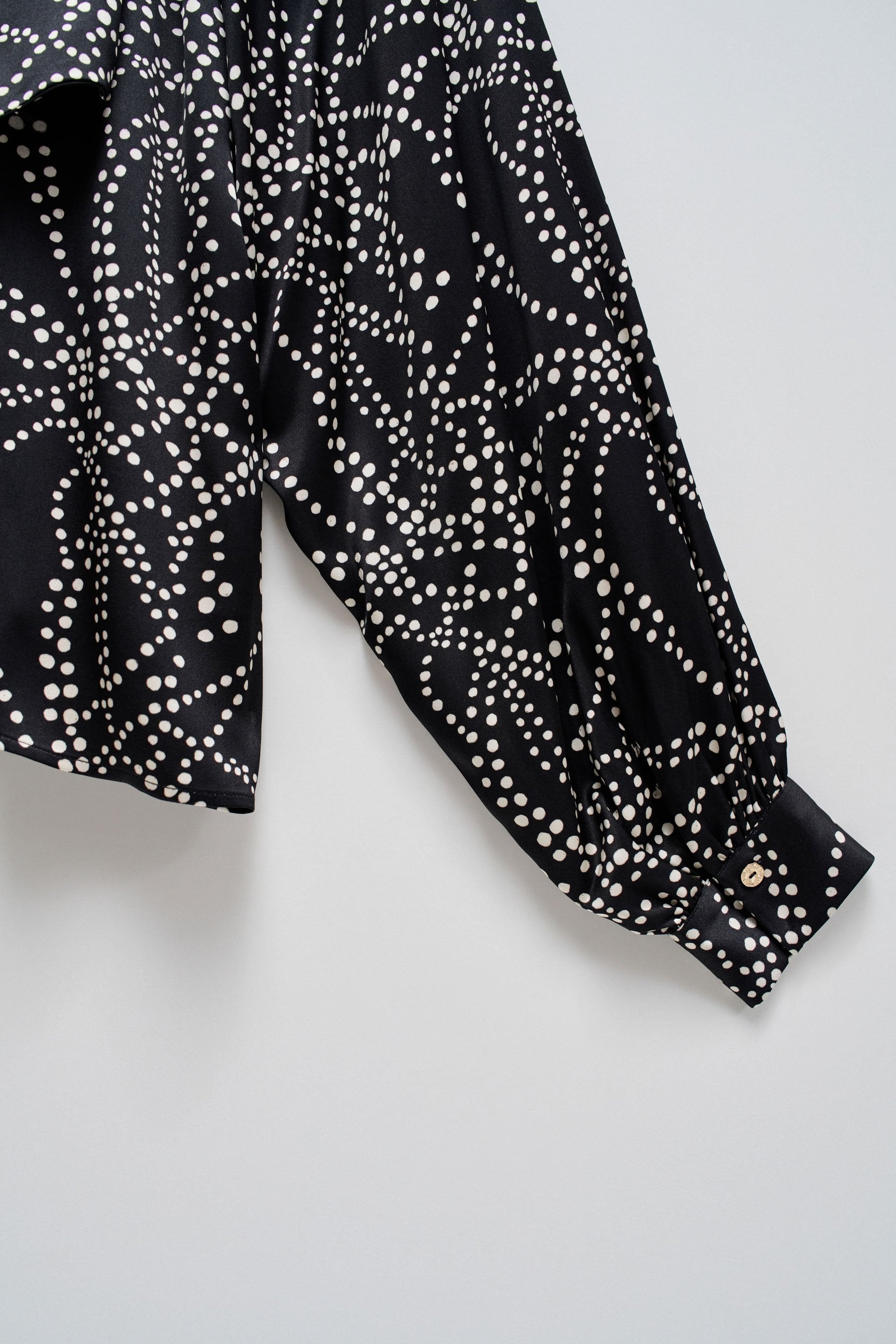 Printed Blouse With Tie-Neck in Black Hemden Salsa Jeans   