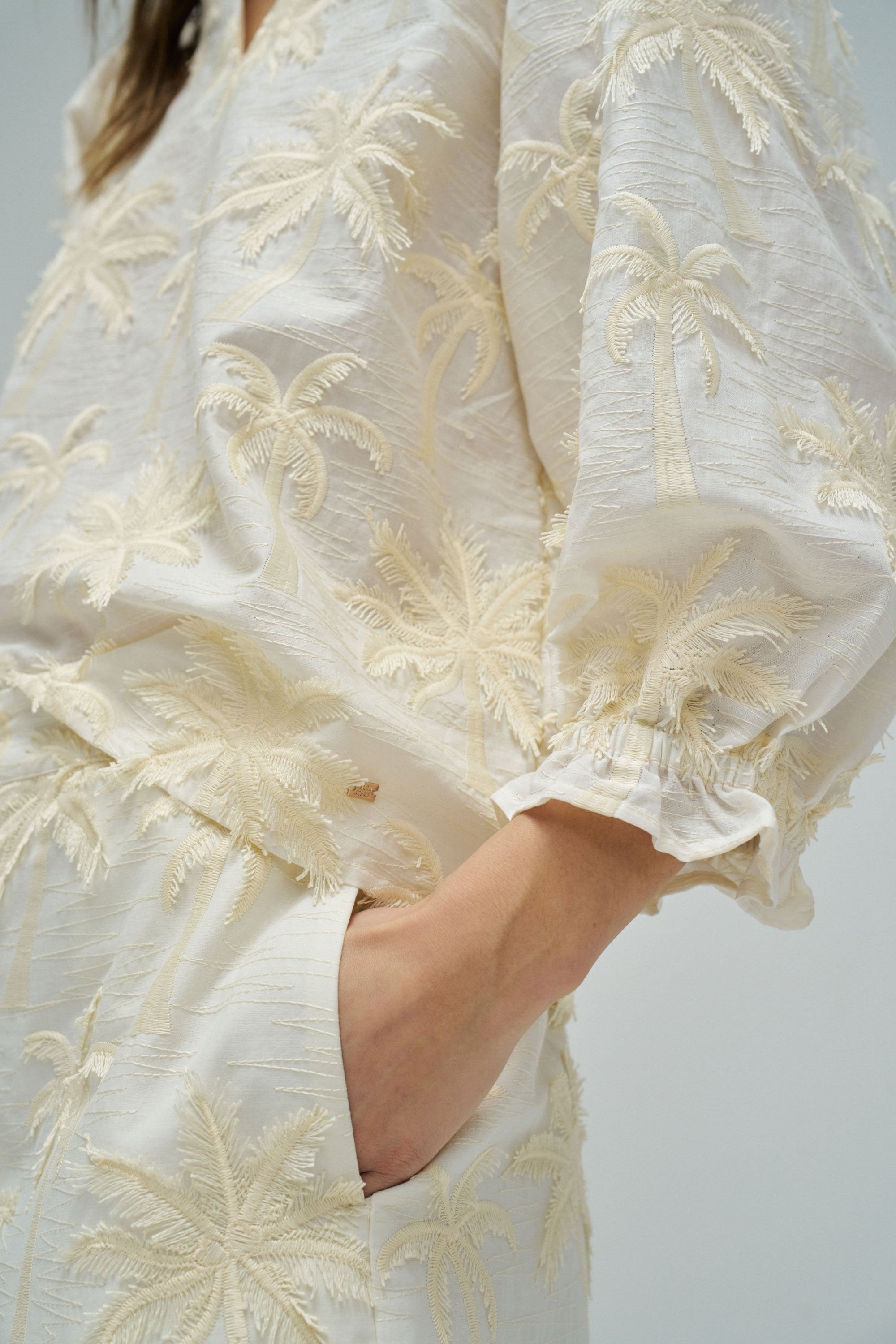 Blouse Textured 3D Fabric Effect in Light Pearl V1 Hemden Salsa Jeans