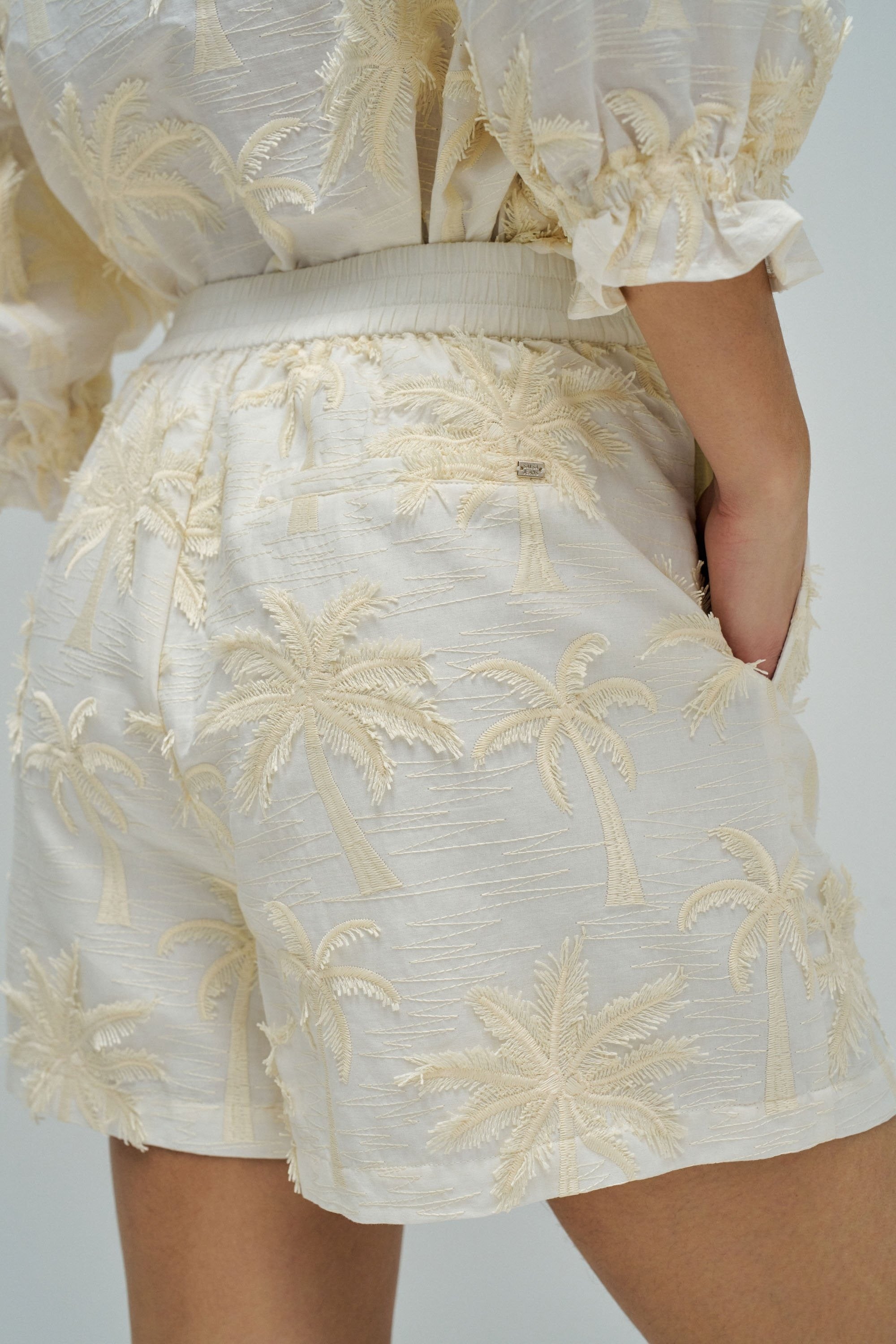 Short Textured 3D Fabric Effect in Light Pearl V1 Shorts Salsa Jeans