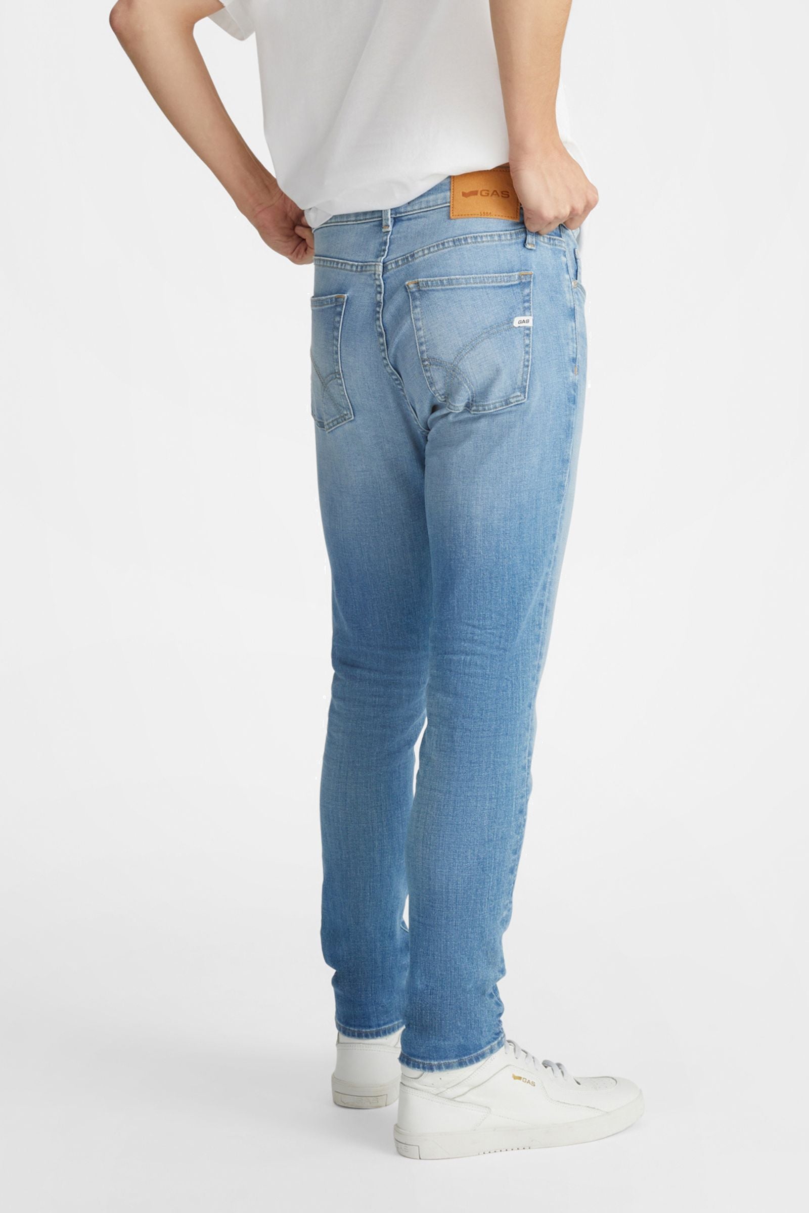 Sax Zip Rev 5 Pocket in Light Medium Jeans GAS   