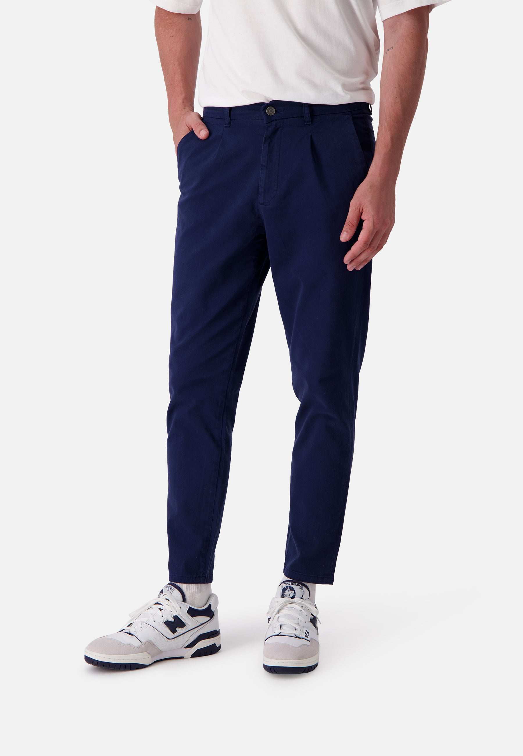 Pants-Cropped Chino in Navy Hosen Colours and Sons   