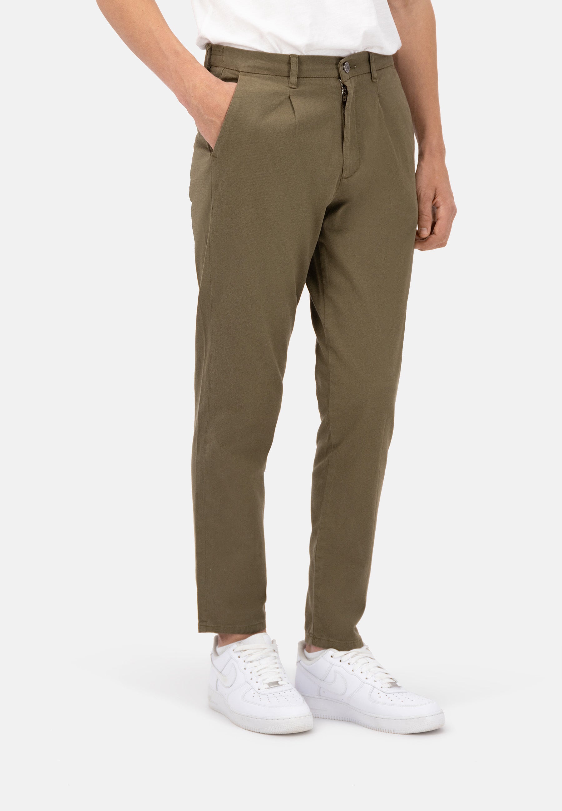 Pants-Cropped Chino in Olive Hosen Colours and Sons   