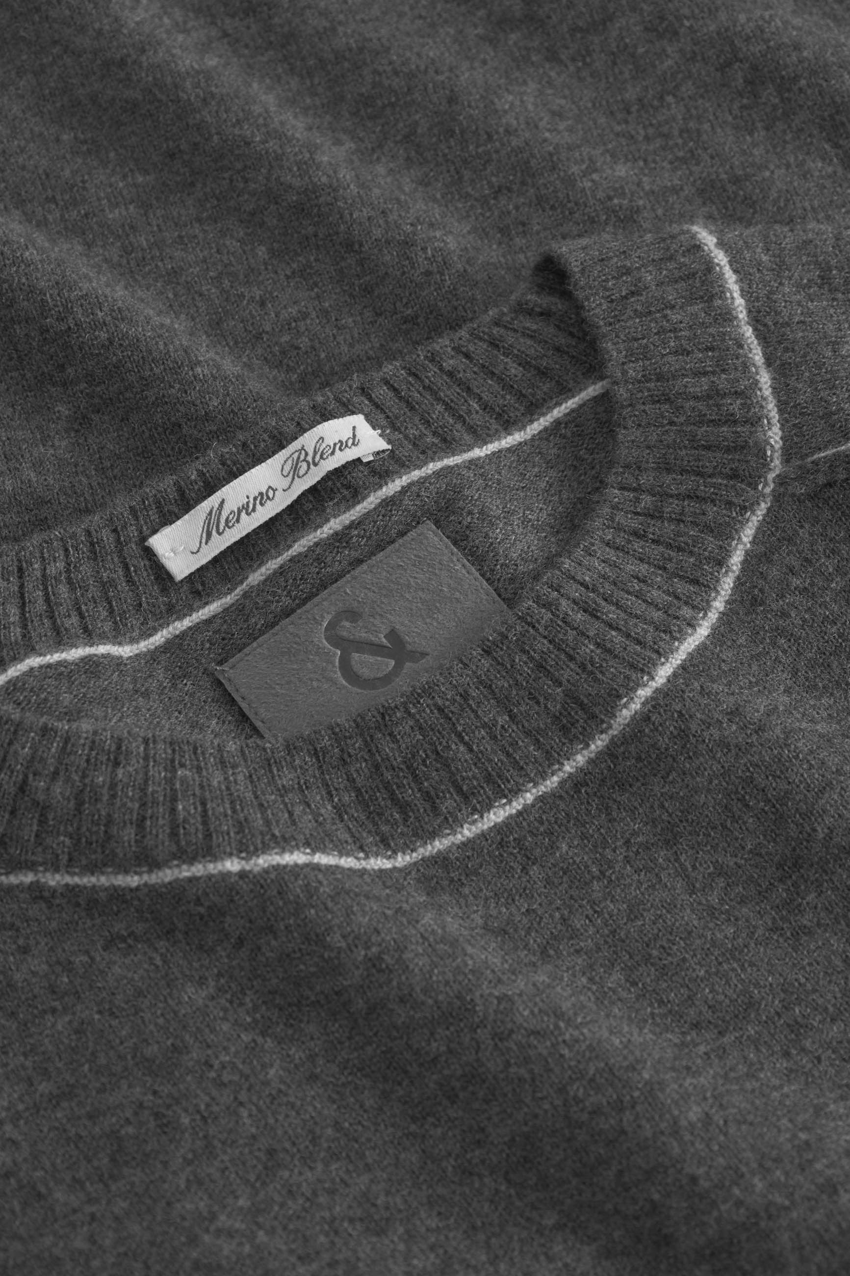 Roundneck-Merino Blend in Anthracite Pullover Colours and Sons