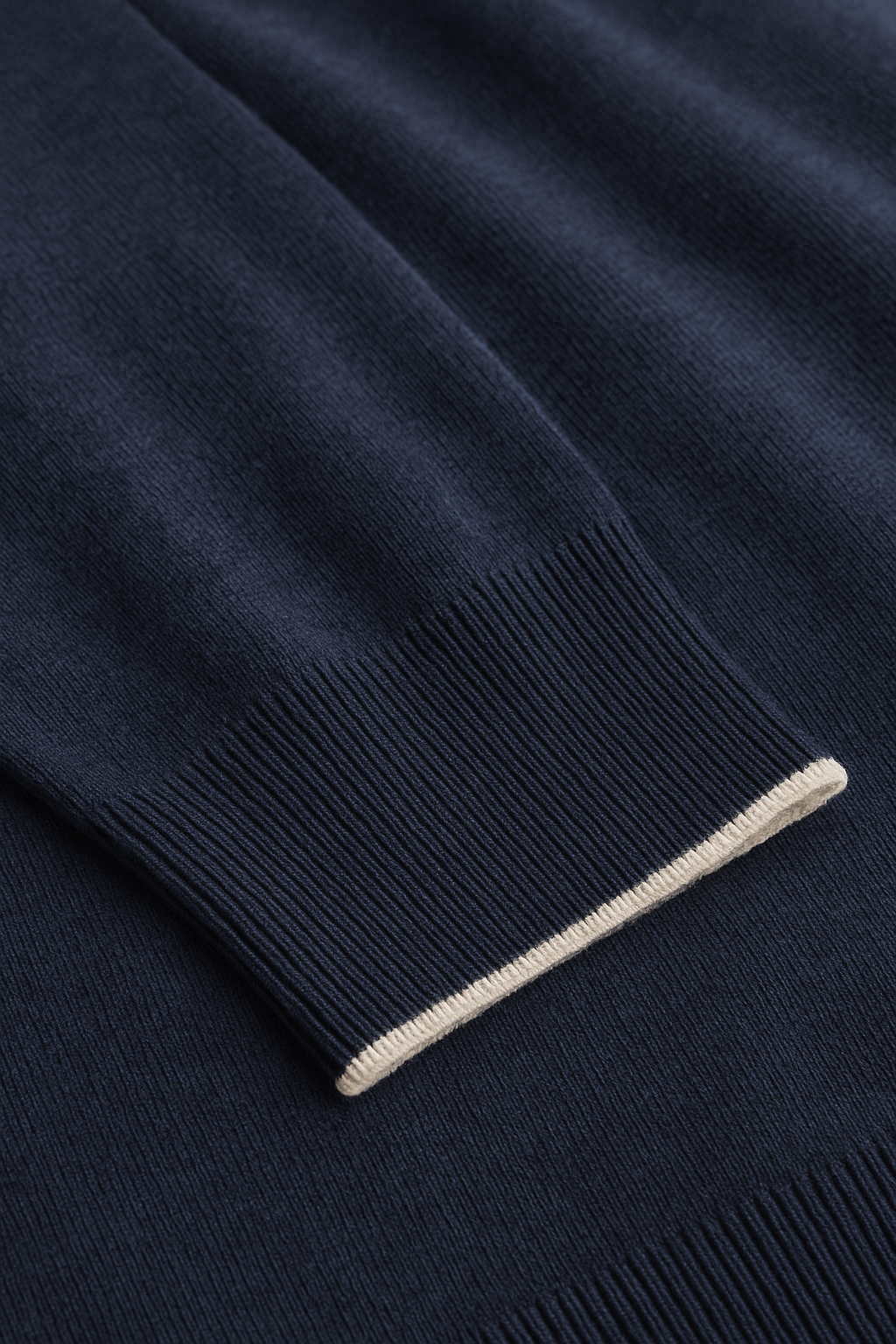 Turleneck-Merino Blend in Navy