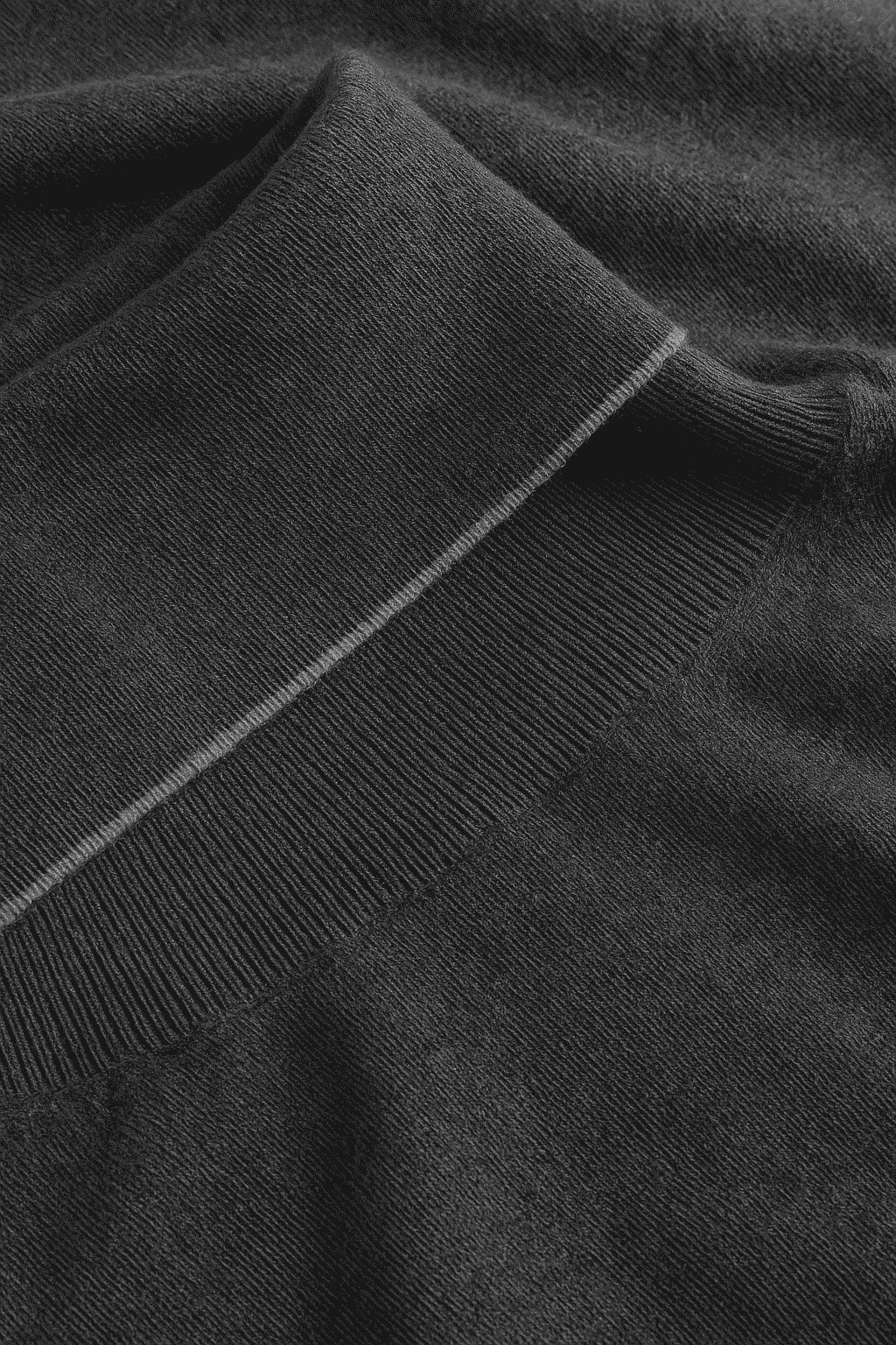 Turleneck-Merino Blend in Anthracite Pullover Colours and Sons