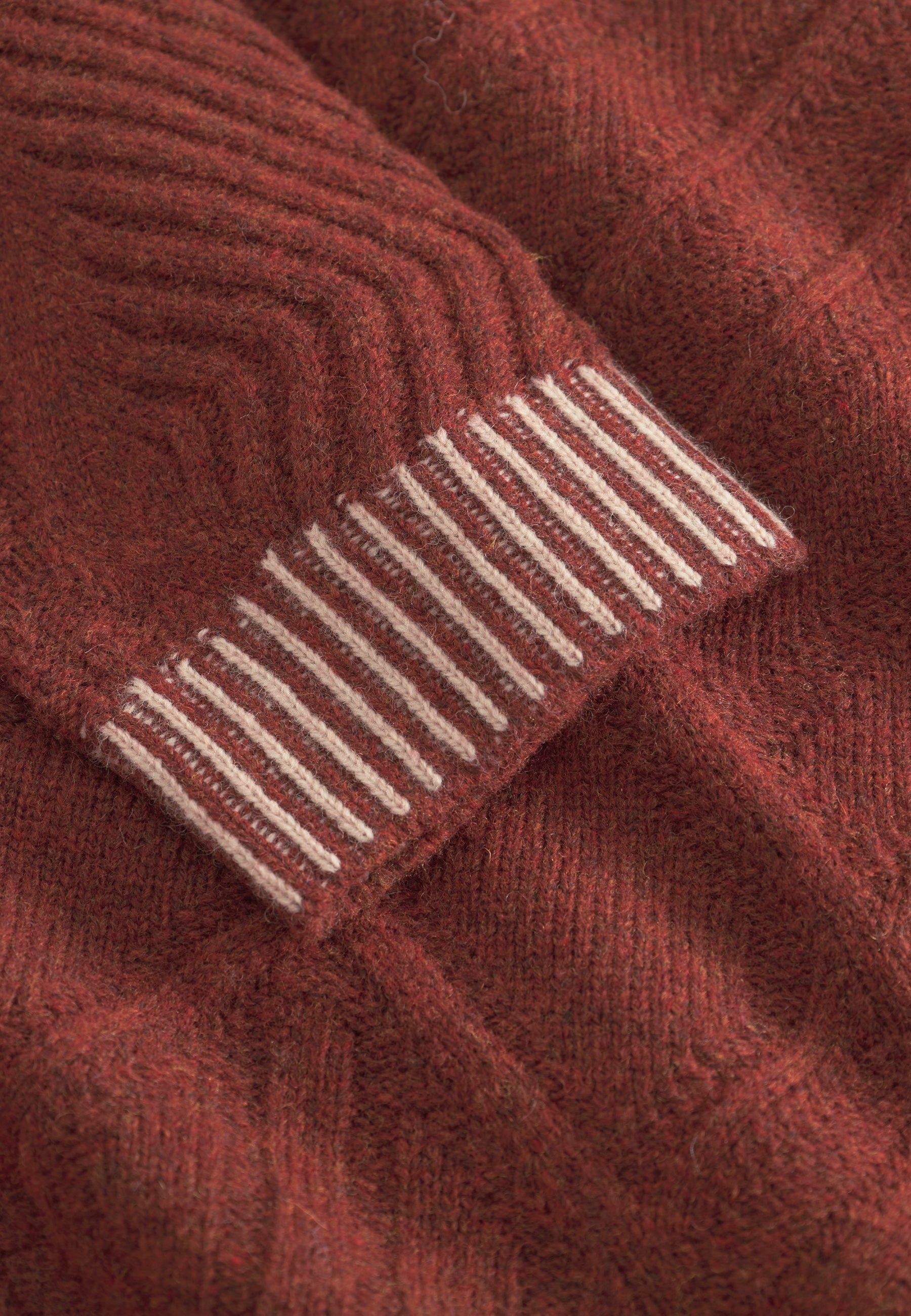 Roundneck Ethno Structure in Brandy Pullover Colours and Sons   