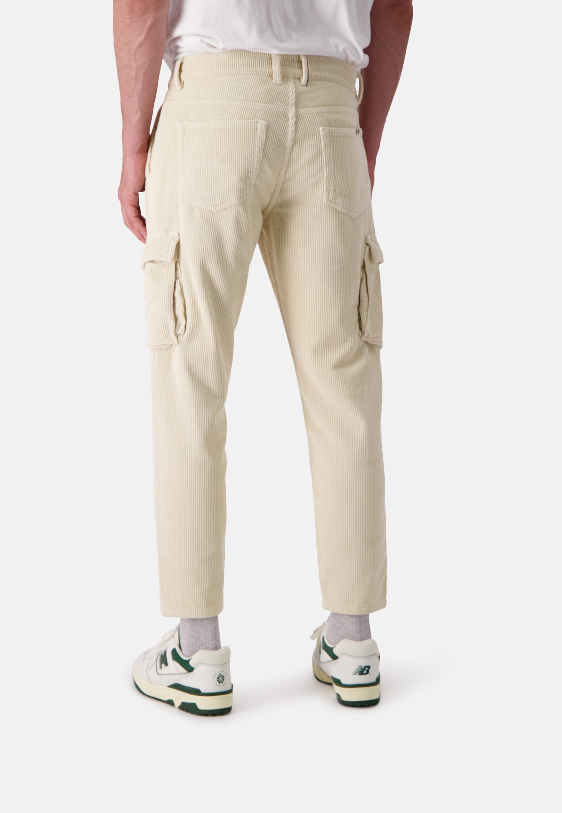 Cargo Corduroy Cropped in Offwhite Hosen Colours and Sons   