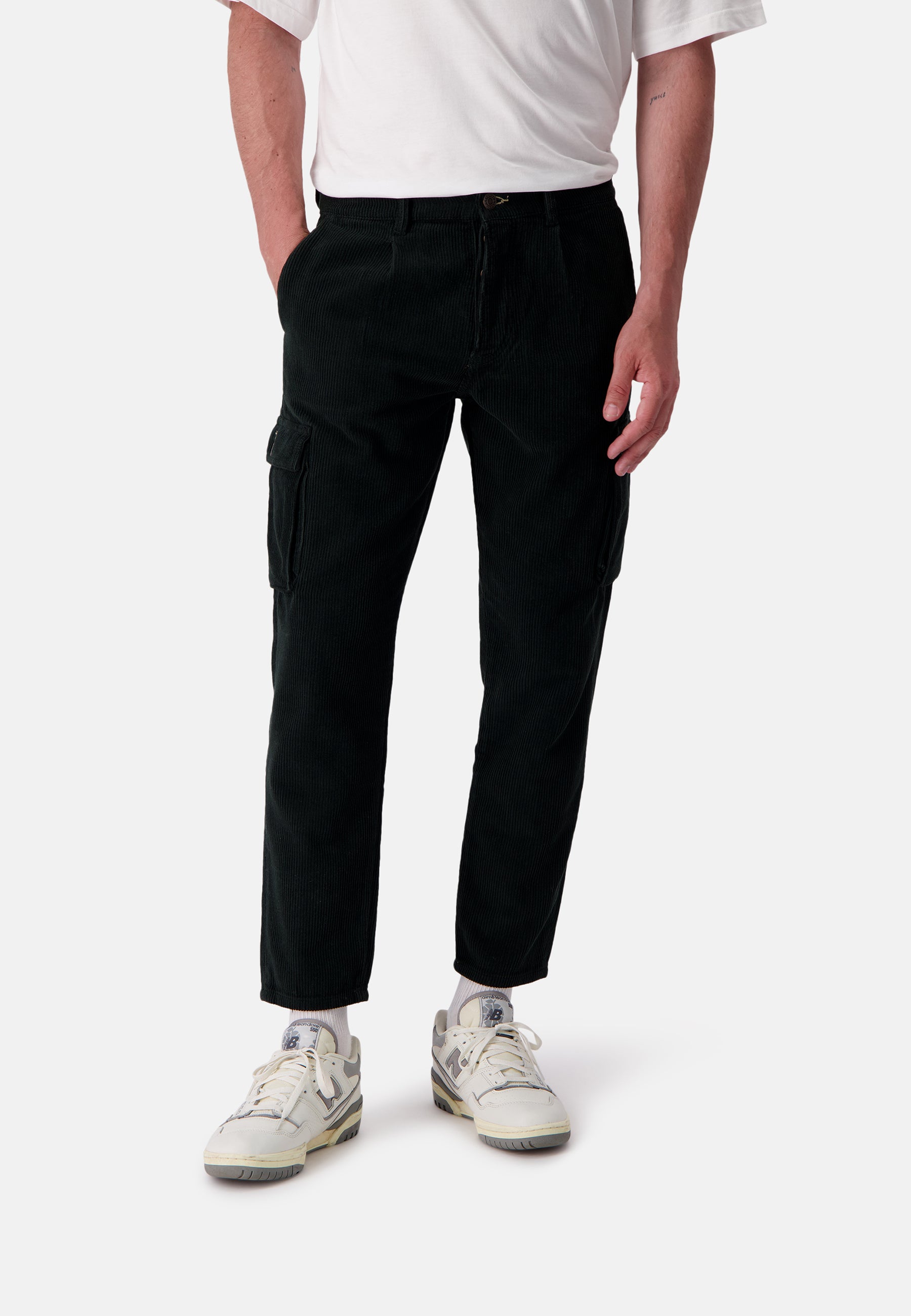 Cargo Corduroy Cropped in Yucca Hosen Colours and Sons   