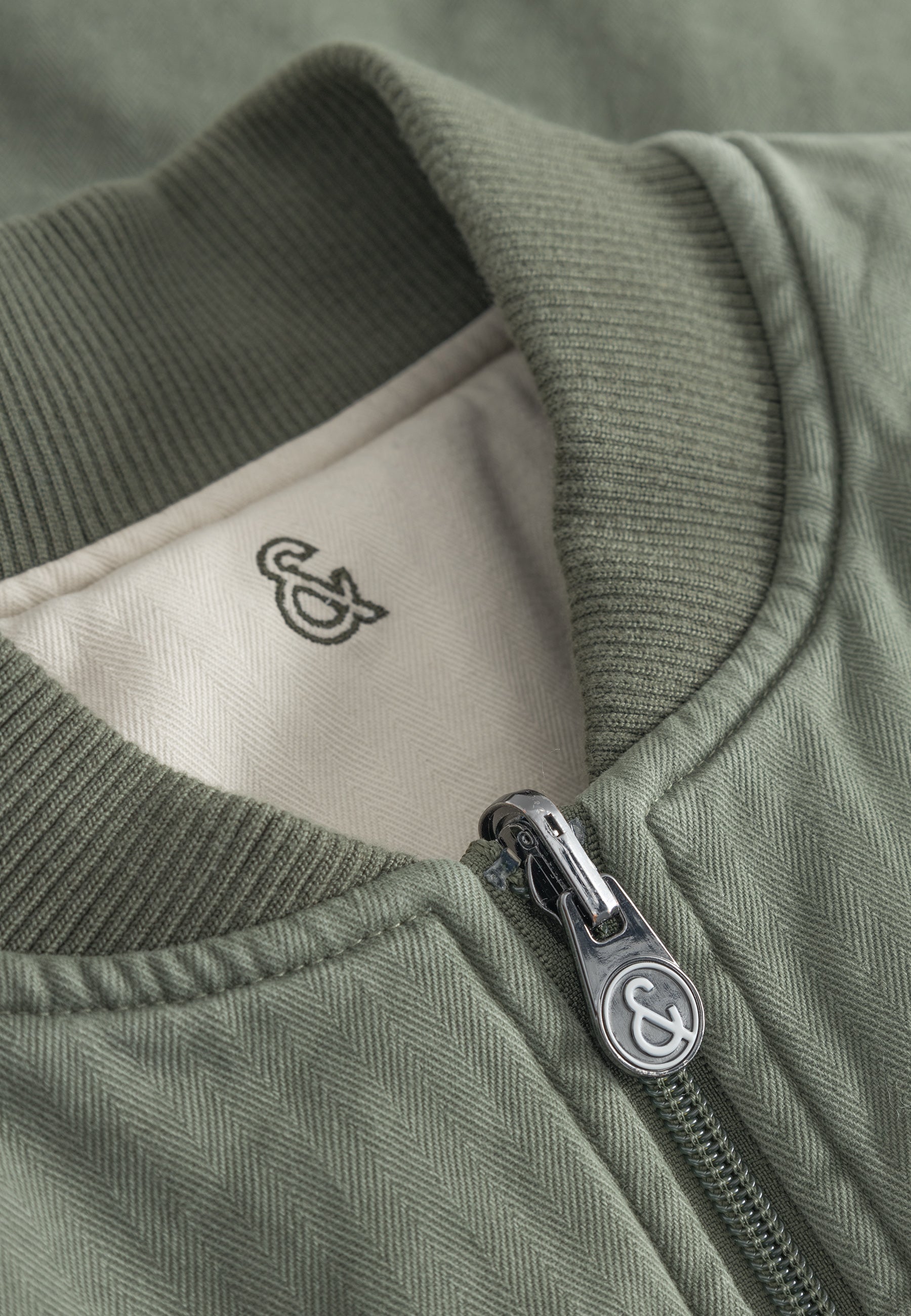 Vest-Reversible Herringbone in Hunter Jacken Colours and Sons
