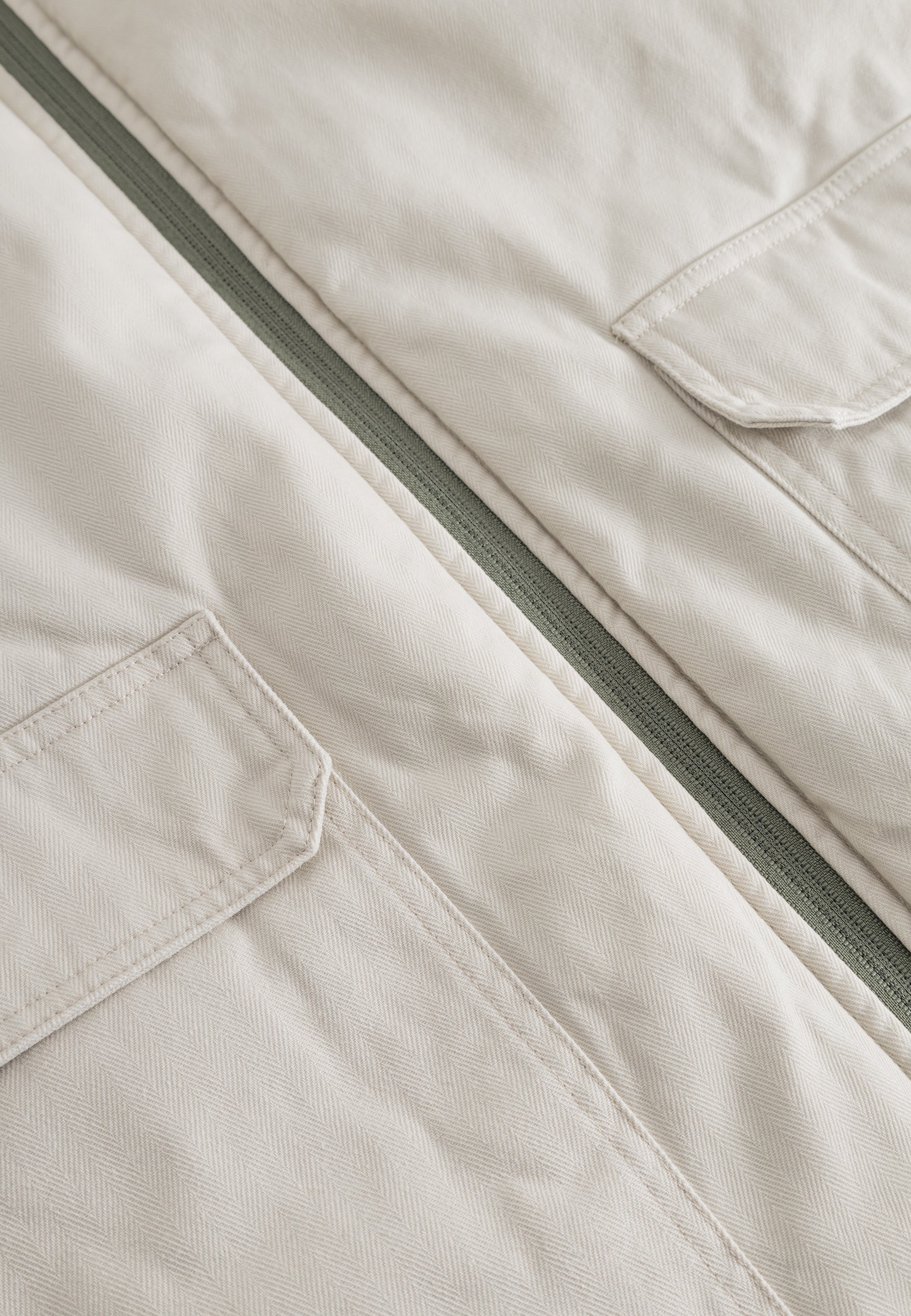 Vest-Reversible Herringbone in Hunter Jacken Colours and Sons