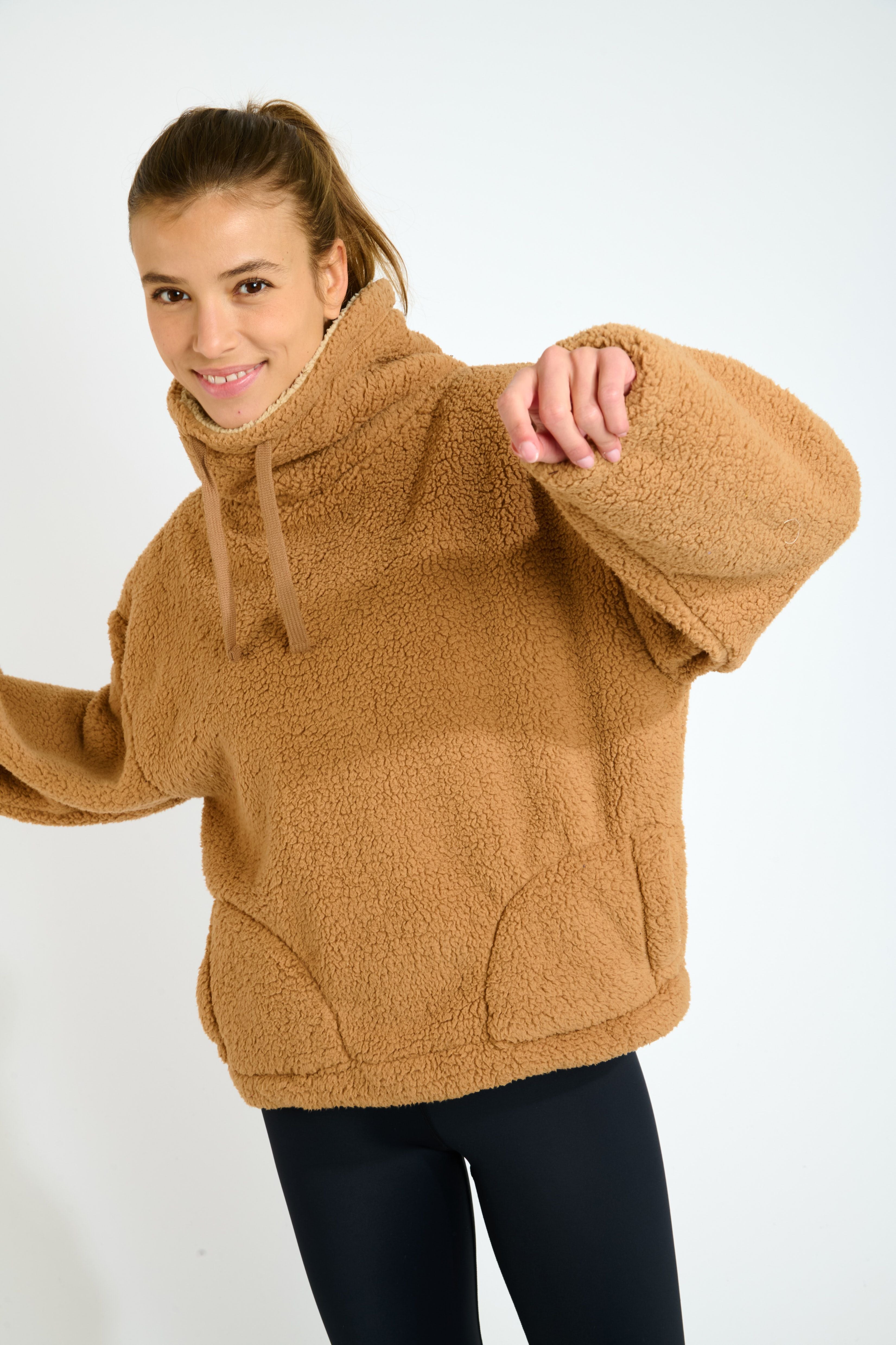 CHIMNEY-IGLOO Pullover in Camel Pullover Banana Moon