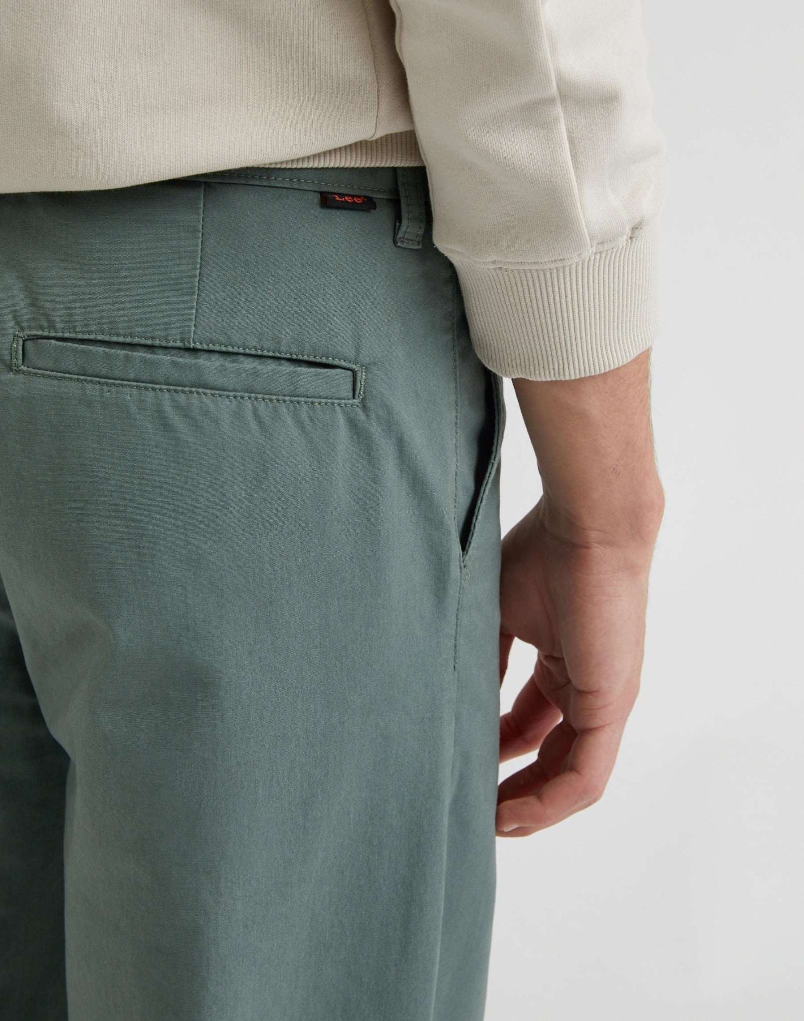 Relaxed Chino in Fort Green Chinos Lee   