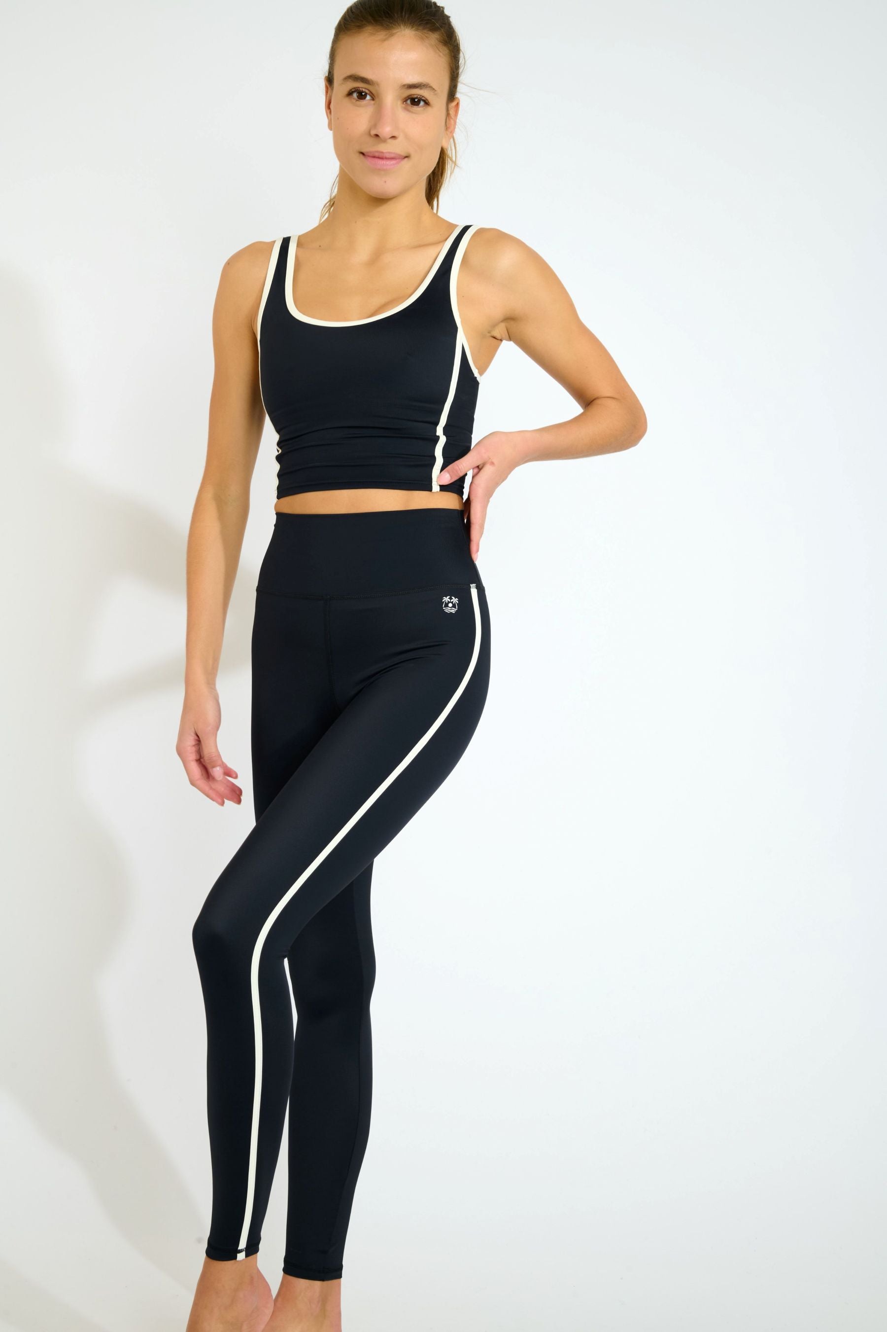 LIFT-WELLFLOW Leggings in Noir Hosen Banana Moon