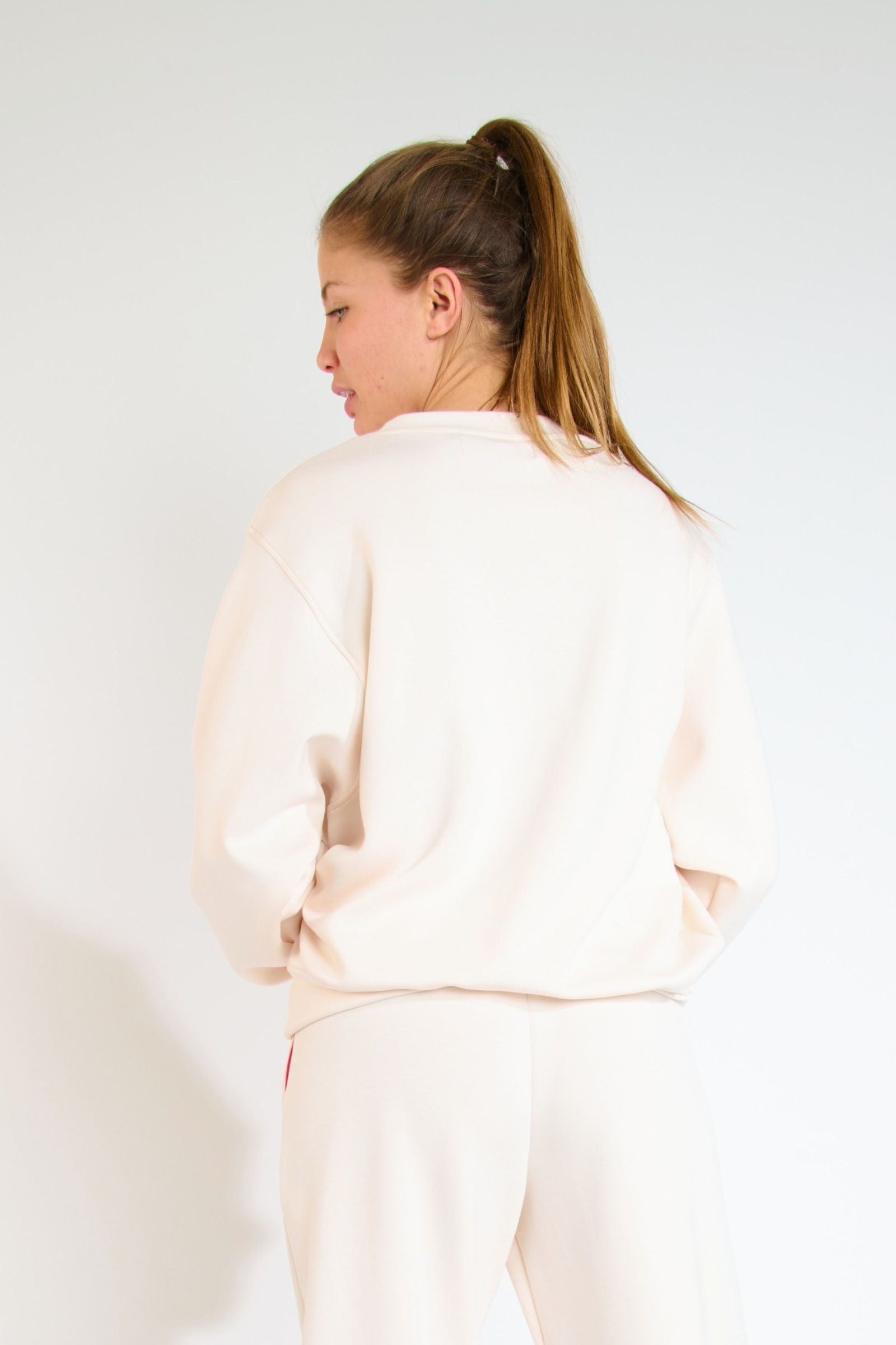 LIV-WELLJOY Sweatshirt in Creme Sweatshirts Banana Moon